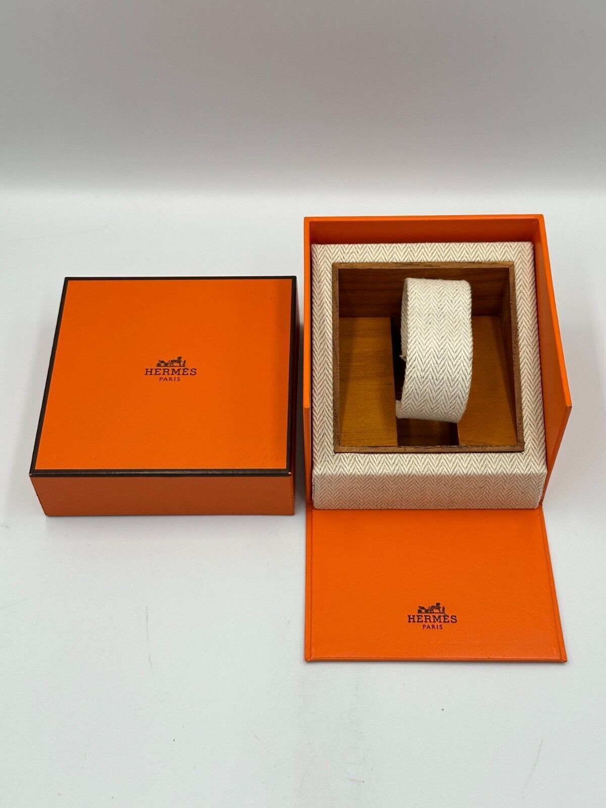 VINTAGE GENUINE HERMES ORANGE watch box case wood leather 240229003y1A