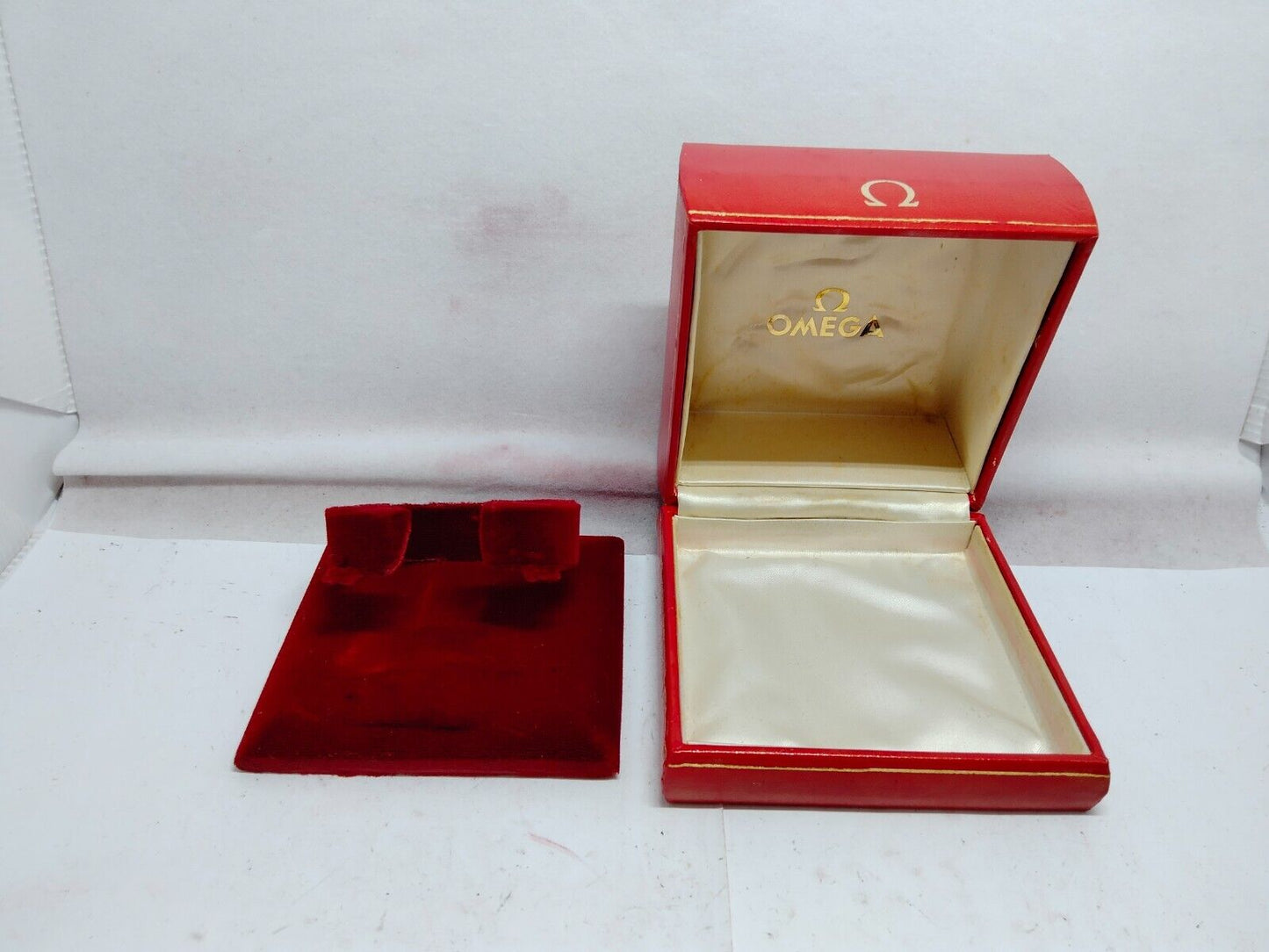 VINTAGE GENUINE OMEGA Seamaster Speedmaster watch box case red wood 230707004yS