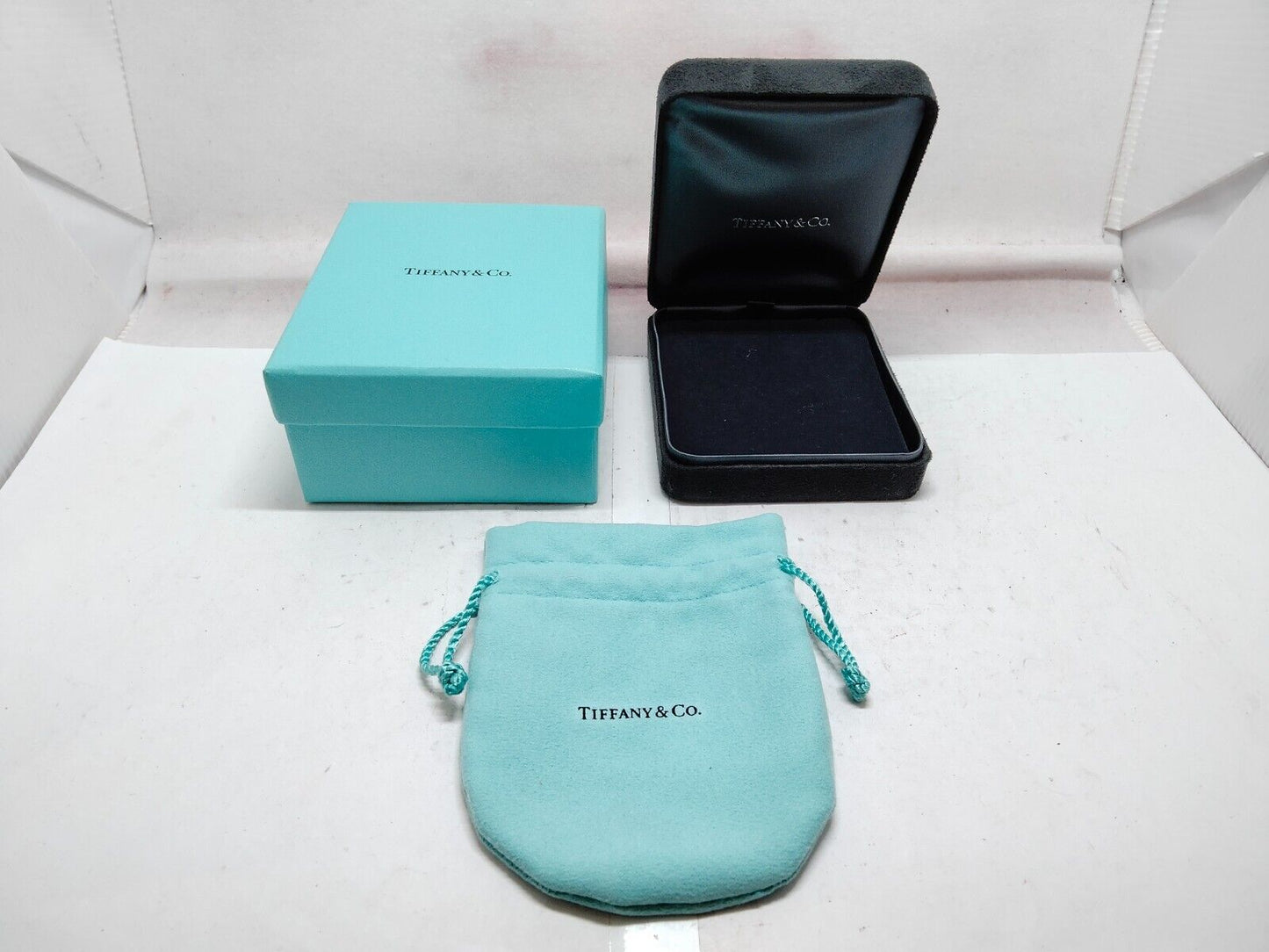 VINTAGE GENUINE TIFFANY&CO.  watch box case green wood leather 230630016e4S