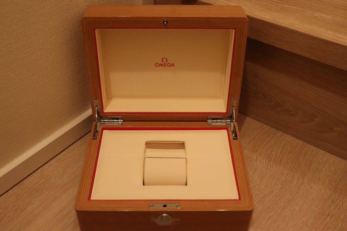 GENUINE OMEGA Speedmaster Seamaster watch box case wood leather 231206003yS