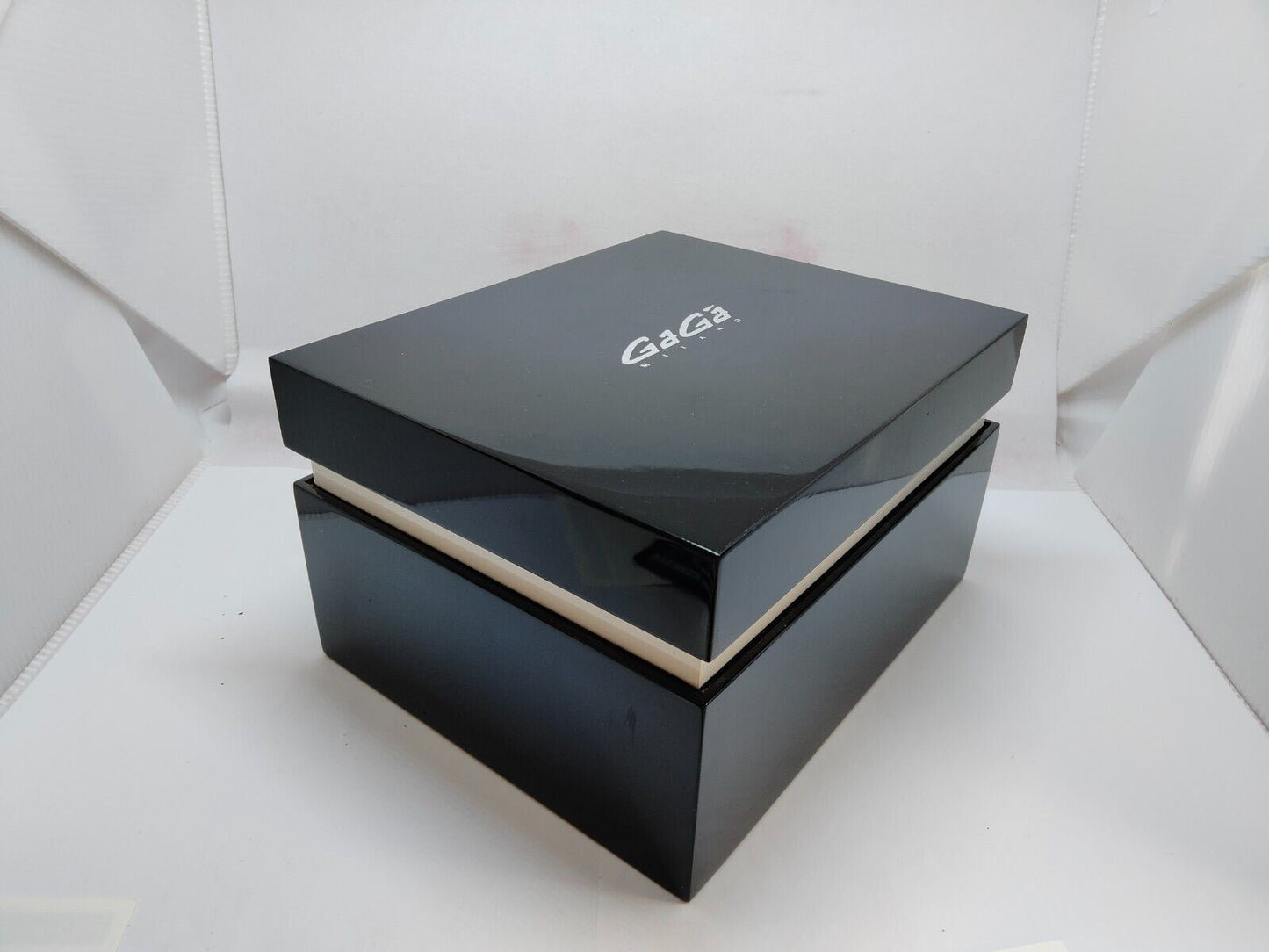 VINTAGE GENUINE GAGA MILANO watch box case booklet 2015 black white 1003019yS