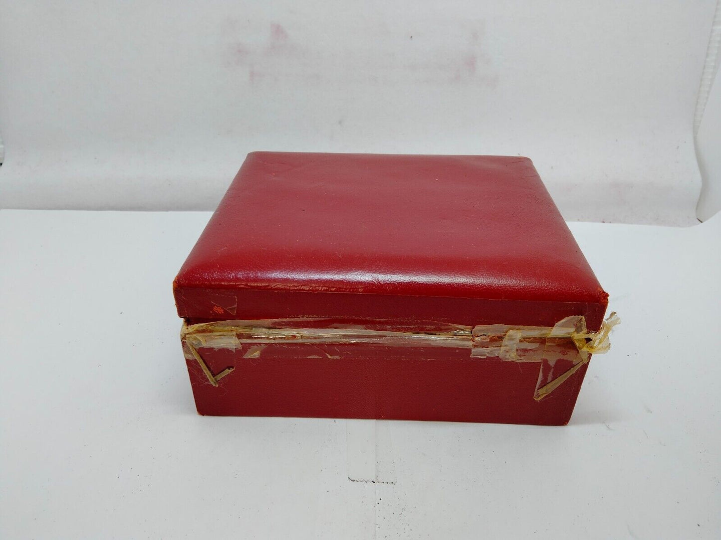 VINTAGE GENUINE OMEGA Speedmaster Seamaster red watch box case leather 0914023yS