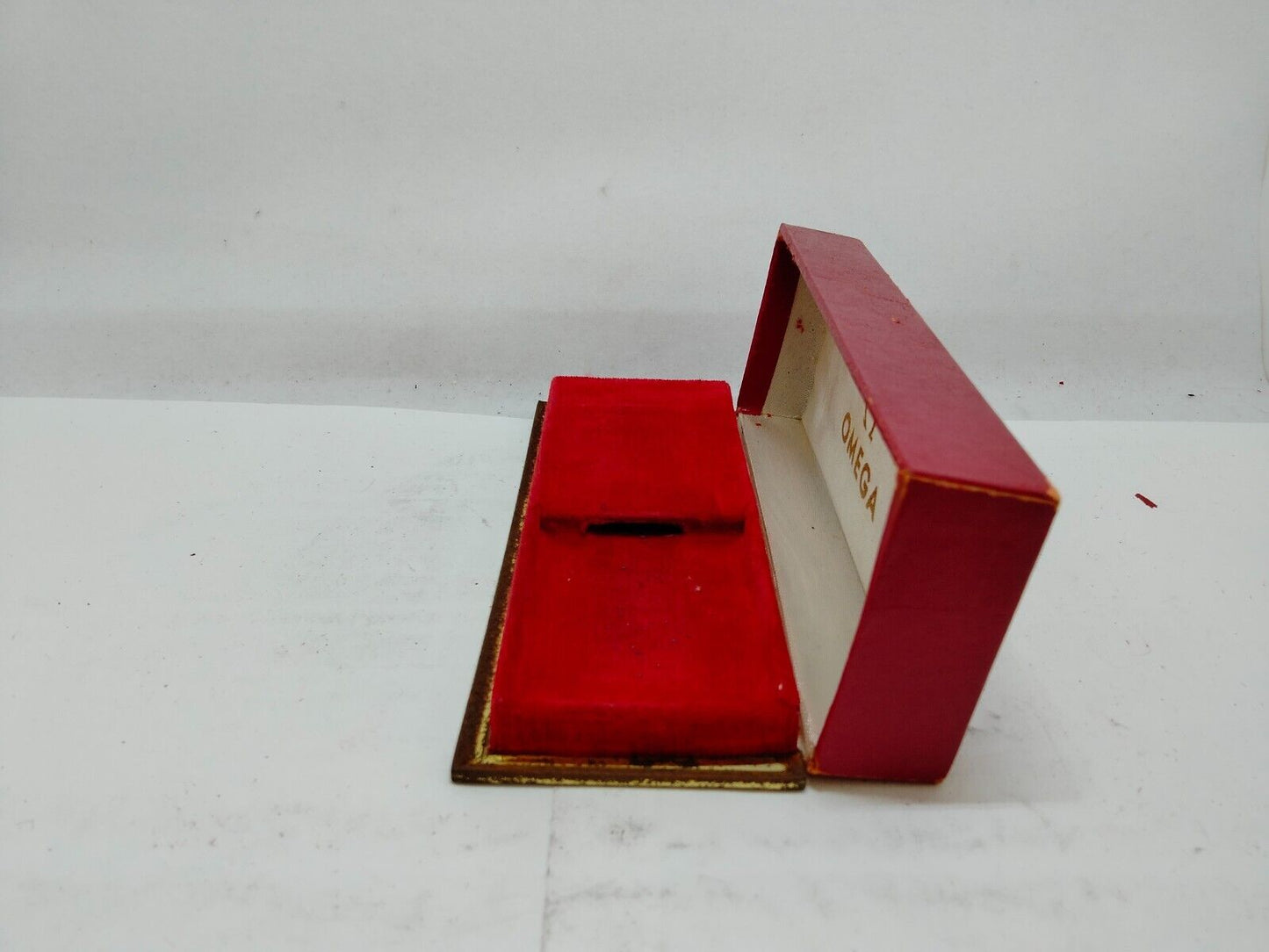 VINTAGE GENUINE OMEGA watch box case red 0713004yS