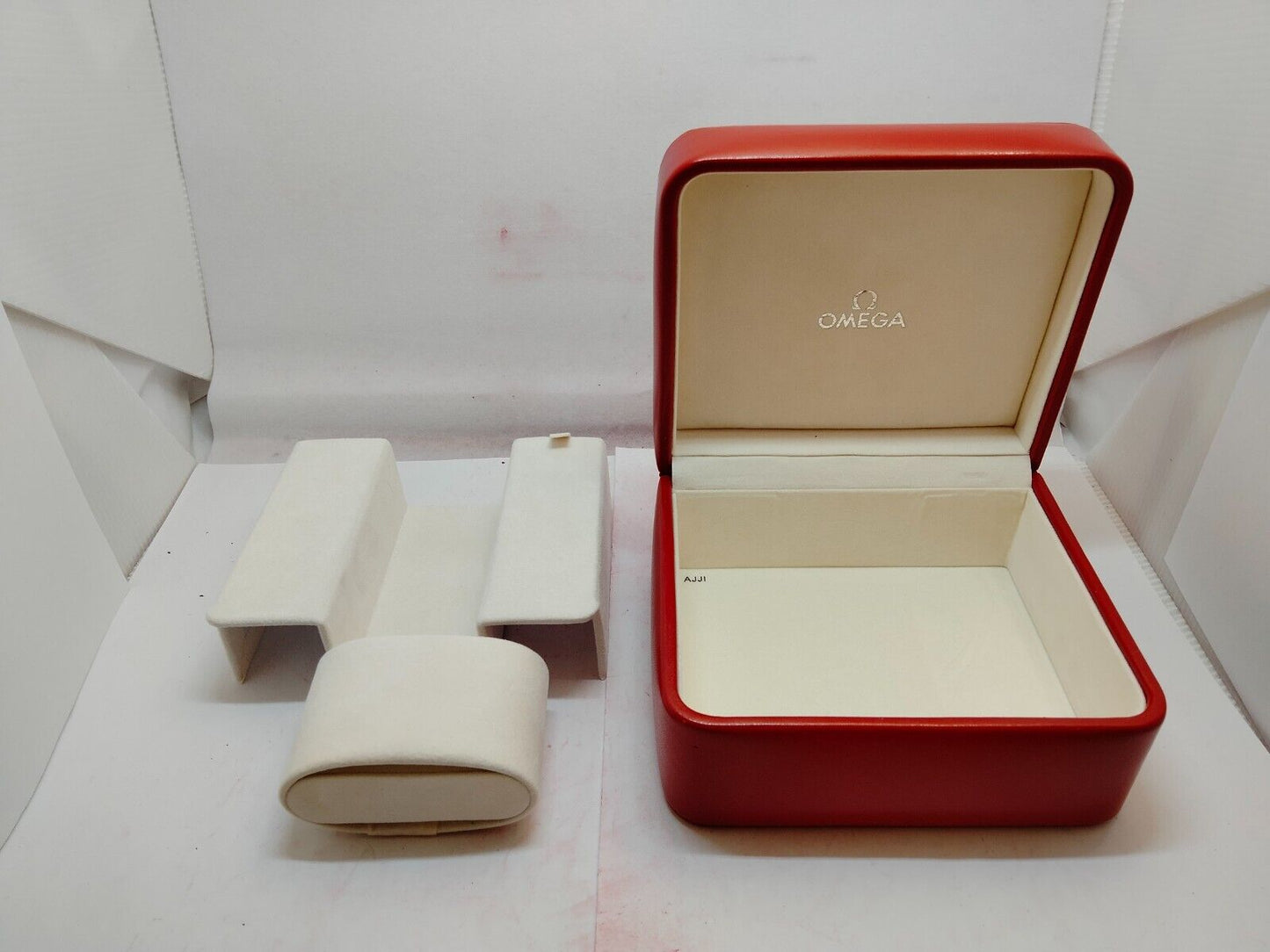 VINTAGE GENUINE OMEGA Speedmaster Seamaster watch box case Booklet red 1029002mS