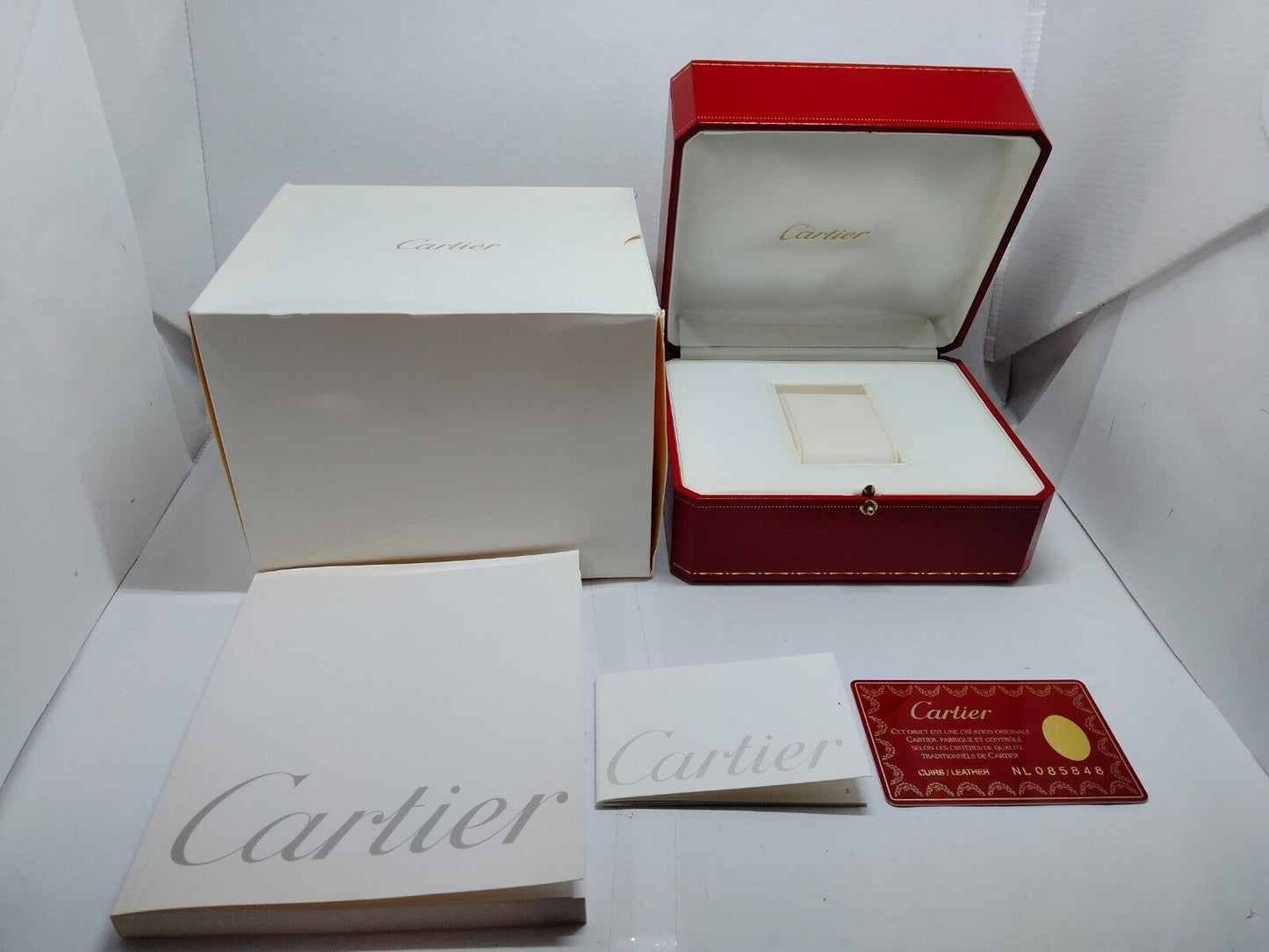 VINTAGE GENUINE CARTIER Red watch box case  leather booklet card 230530003yS