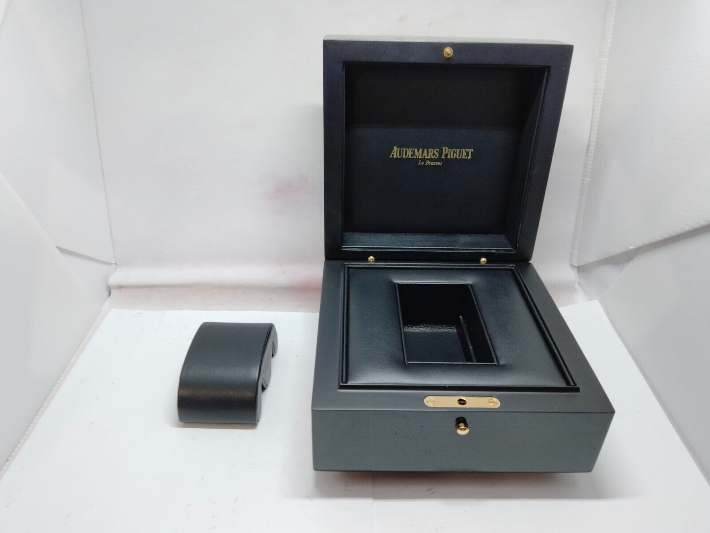 VINTAGE GENUINE AUDEMARS PIGUET watch box case tag booklet leather 230709009yS