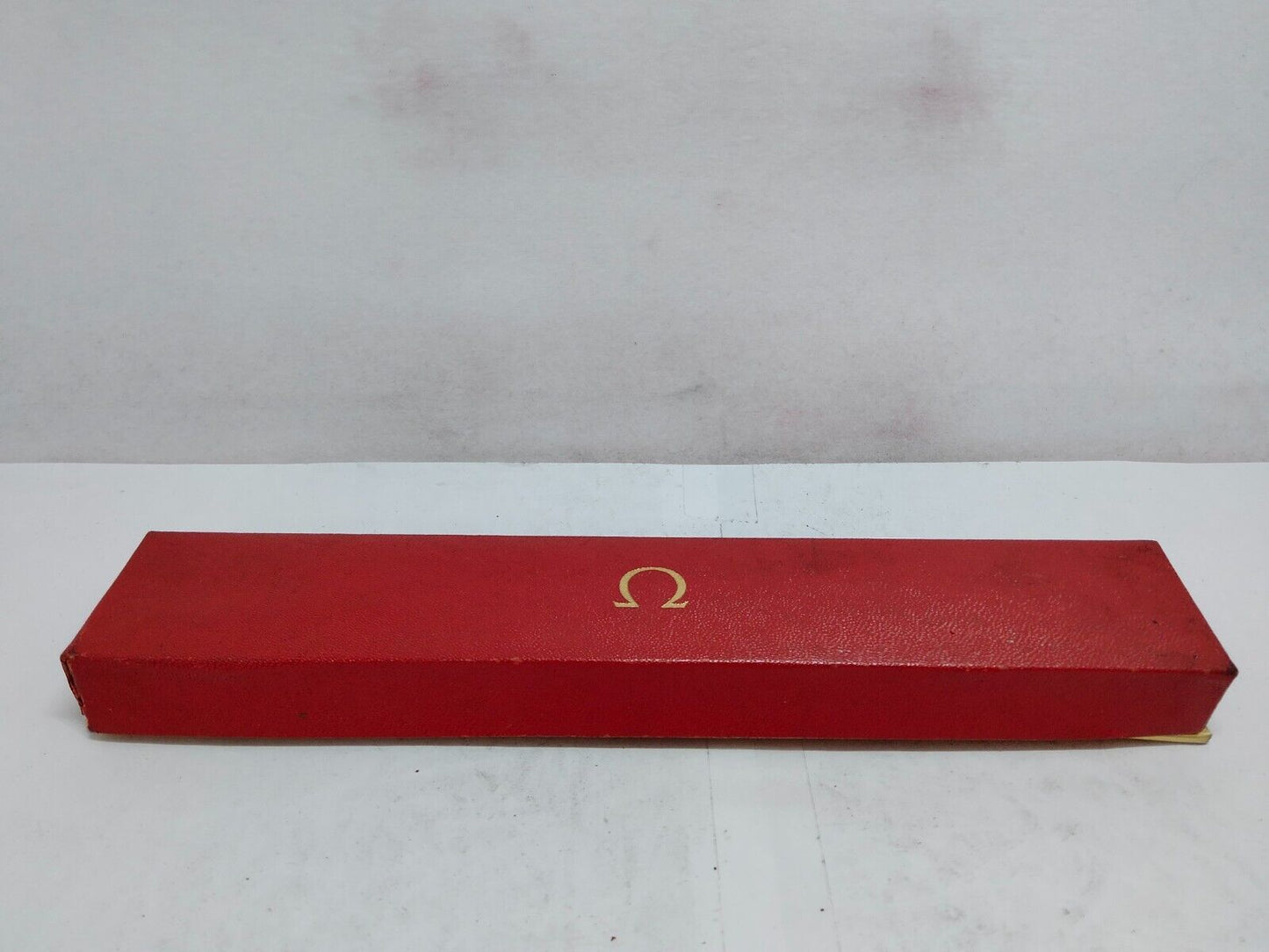 VINTAGE GENUINE OMEGA Red watch box case  wood leather 0428001e9S