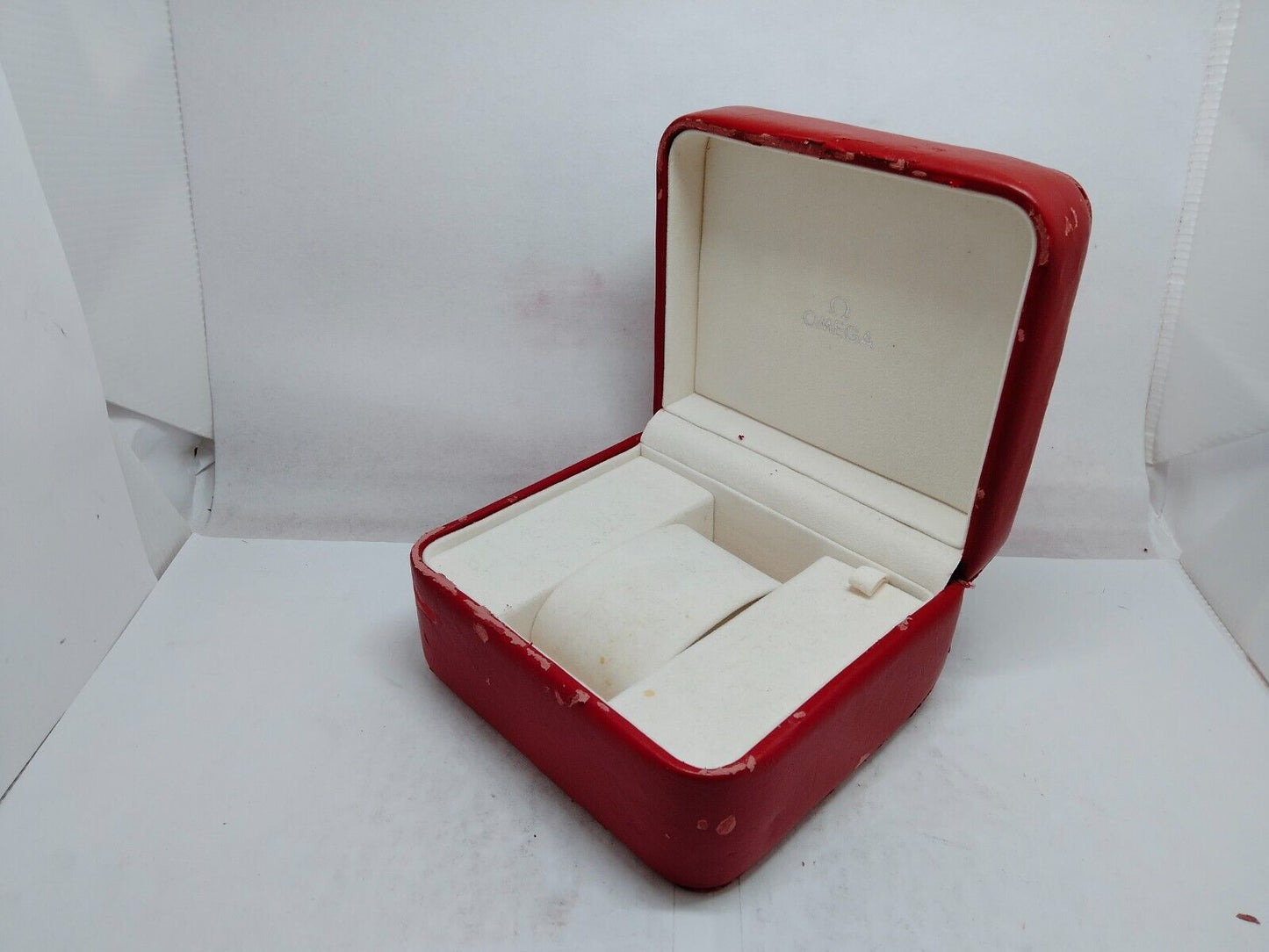 VINTAGE GENUINE OMEGA Speedmaster Seamaster Red watch box case wood  230606003yS