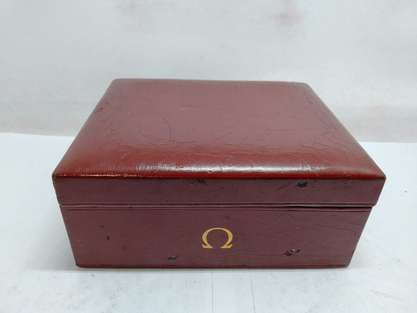 VINTAGE GENUINE OMEGA Speedmaster Seamaster watch box case red 0428001e8S