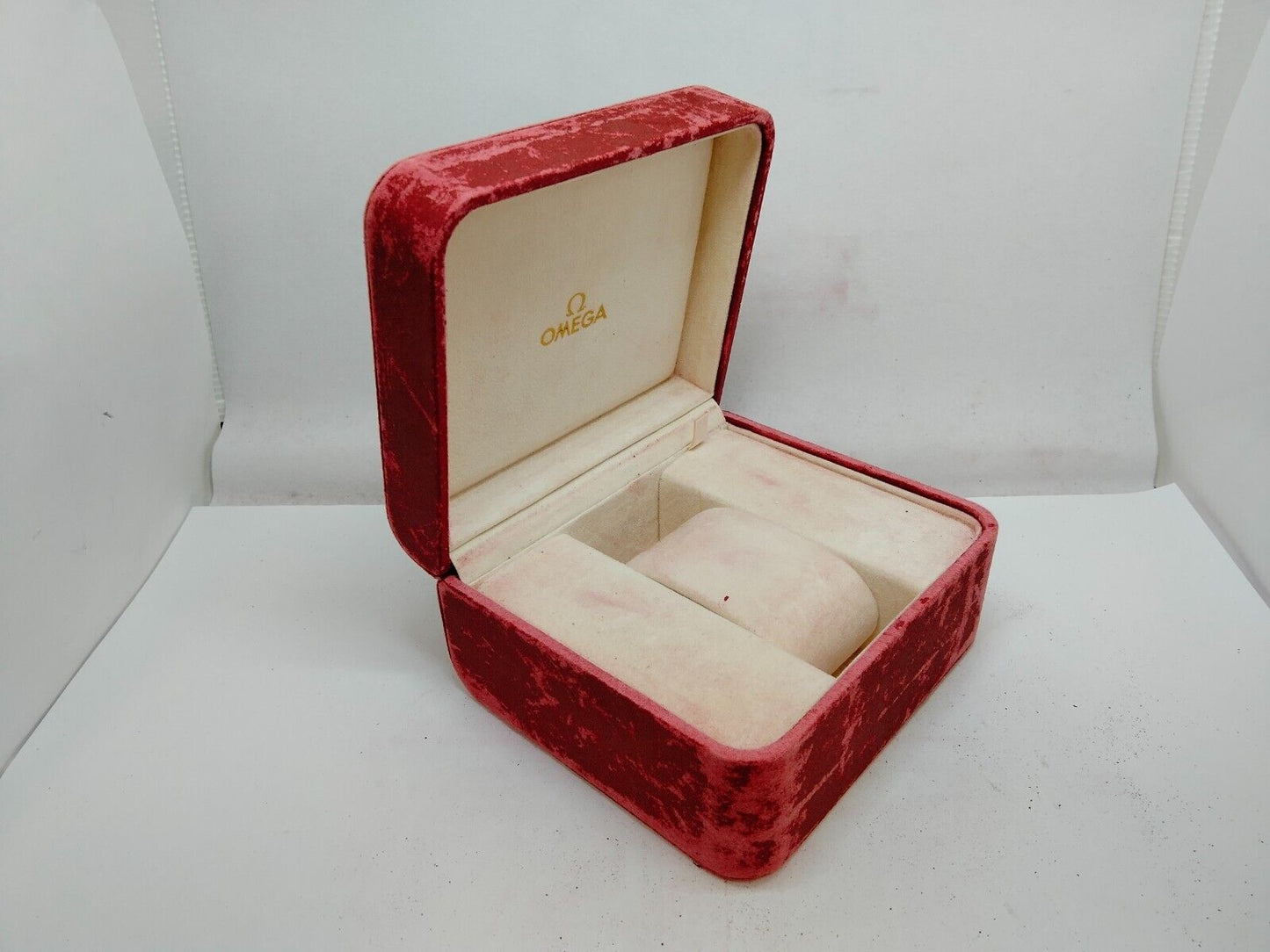 VINTAGE GENUINE OMEGA Speedmaster Seamaster red watch box case leather 0915003yS