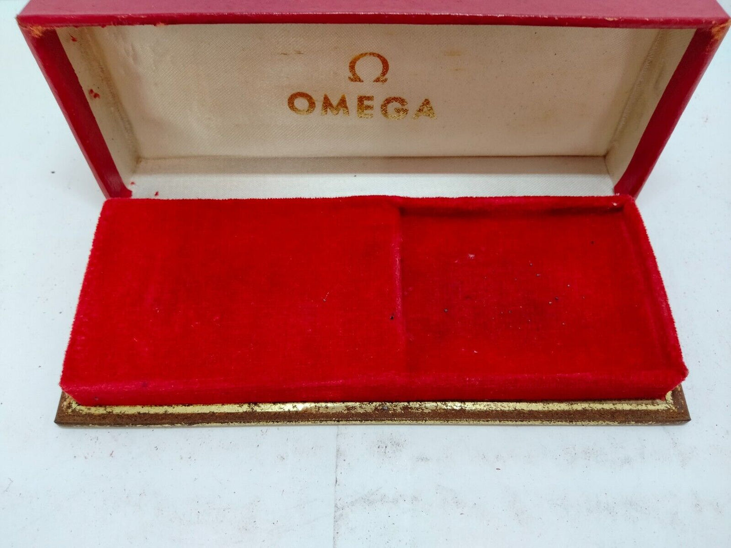 VINTAGE GENUINE OMEGA watch box case red 0713004yS