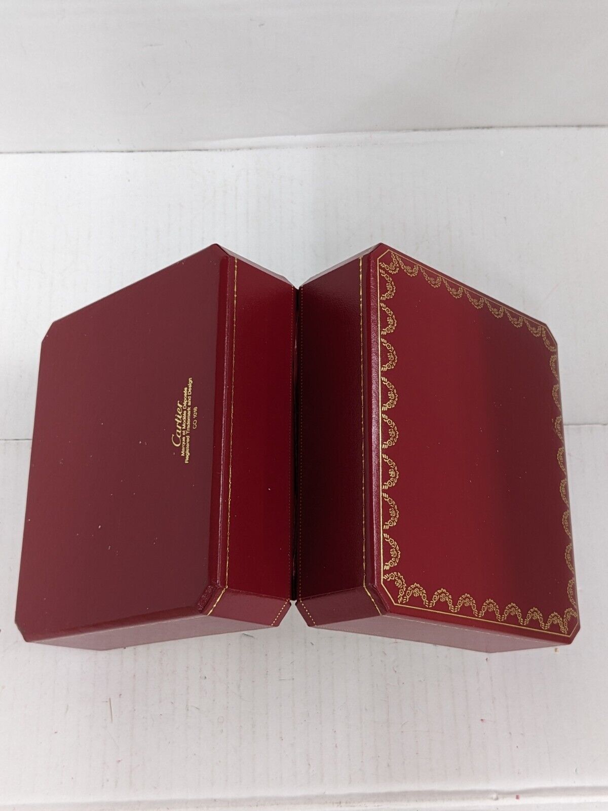 VINTAGE GENUINE CARTIER Red Leather watch box case CO1018 booklet 231010005y2S