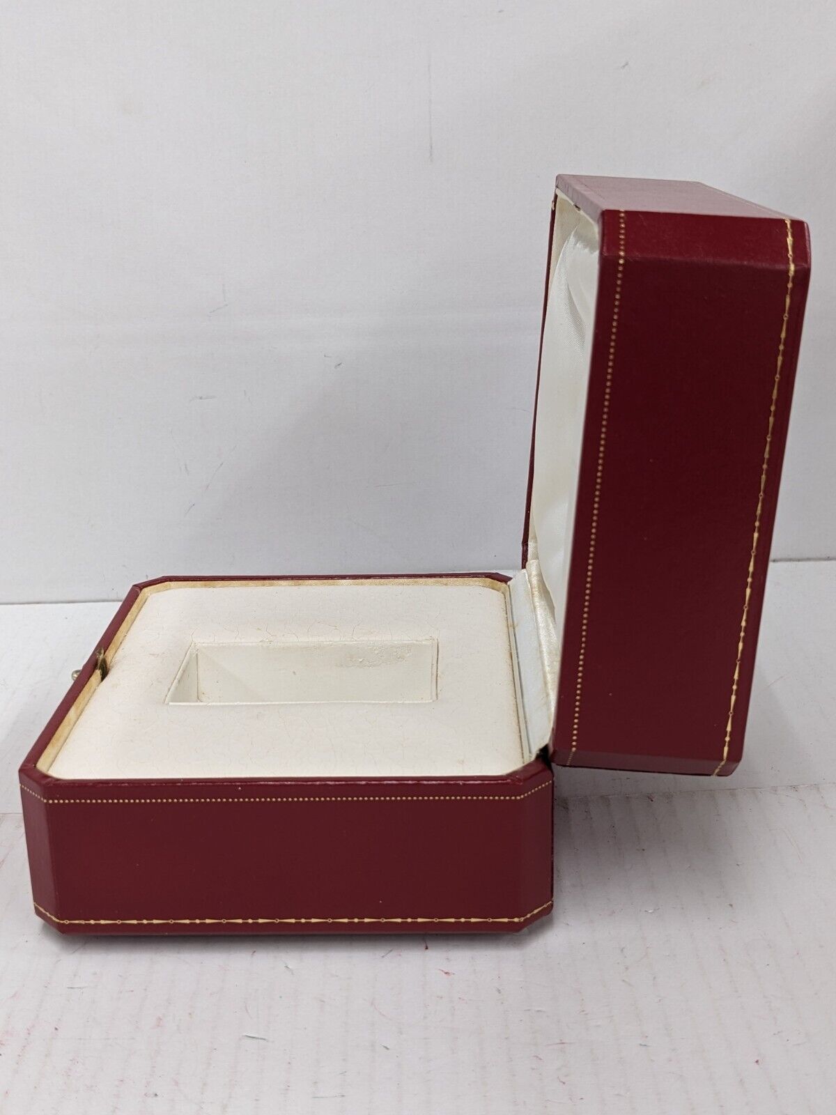 VINTAGE GENUINE CARTIER Red Leather watch box case CO1018 booklet 231010005y2S