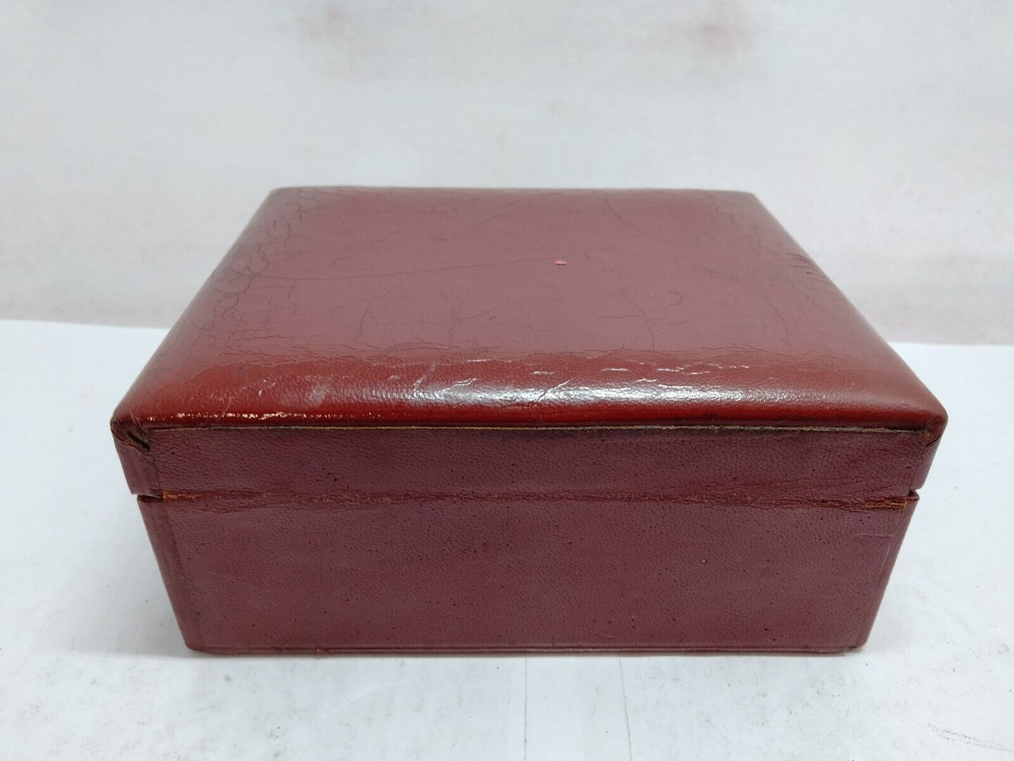 VINTAGE GENUINE OMEGA Speedmaster Seamaster watch box case red 0428001e8S