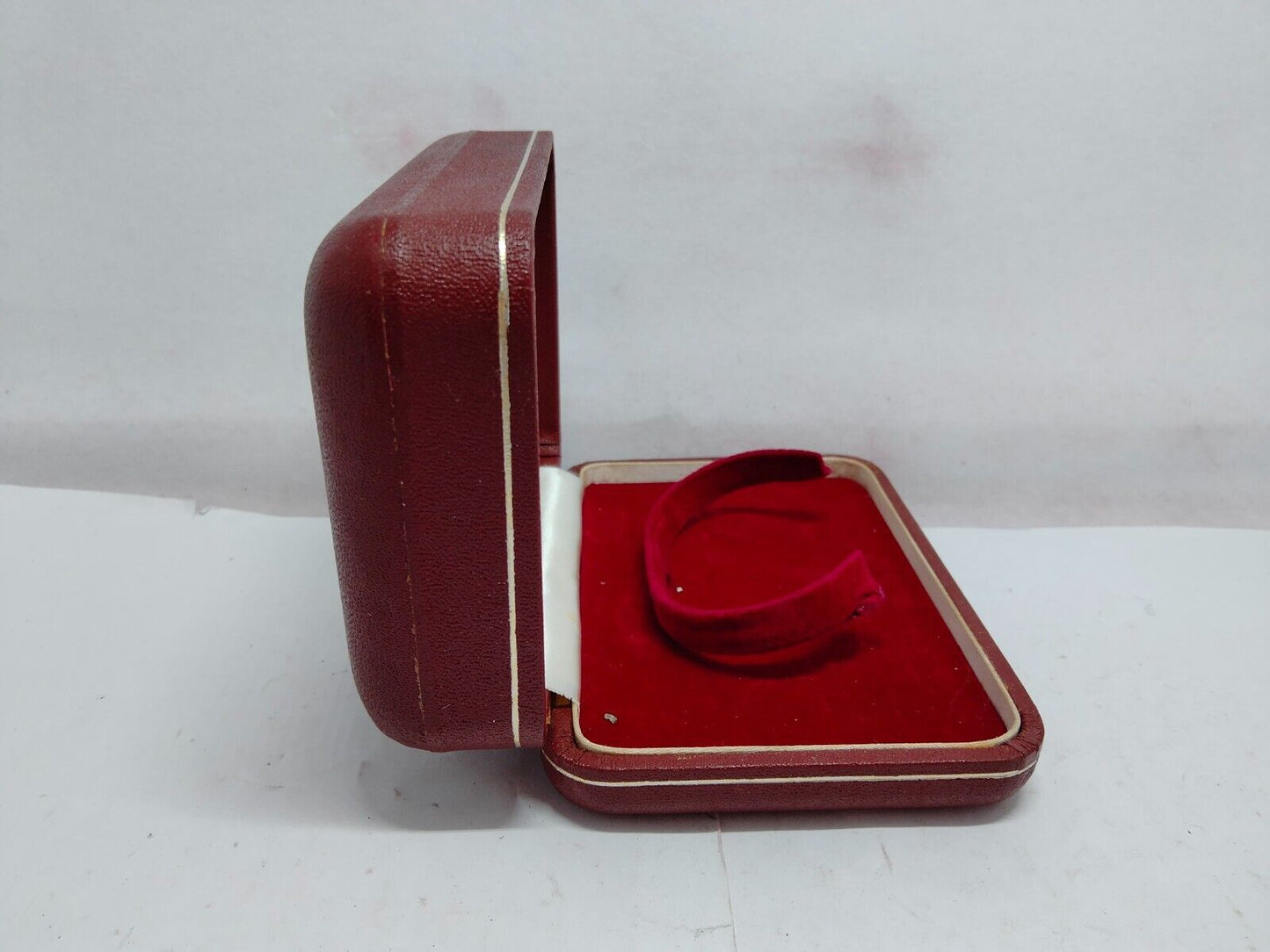 VINTAGE GENUINE OMEGA watch box case red wood leather 1220003yS