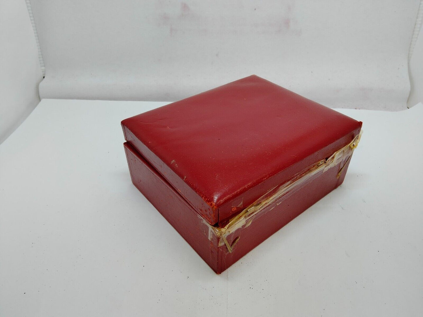 VINTAGE GENUINE OMEGA Speedmaster Seamaster red watch box case leather 0914023yS