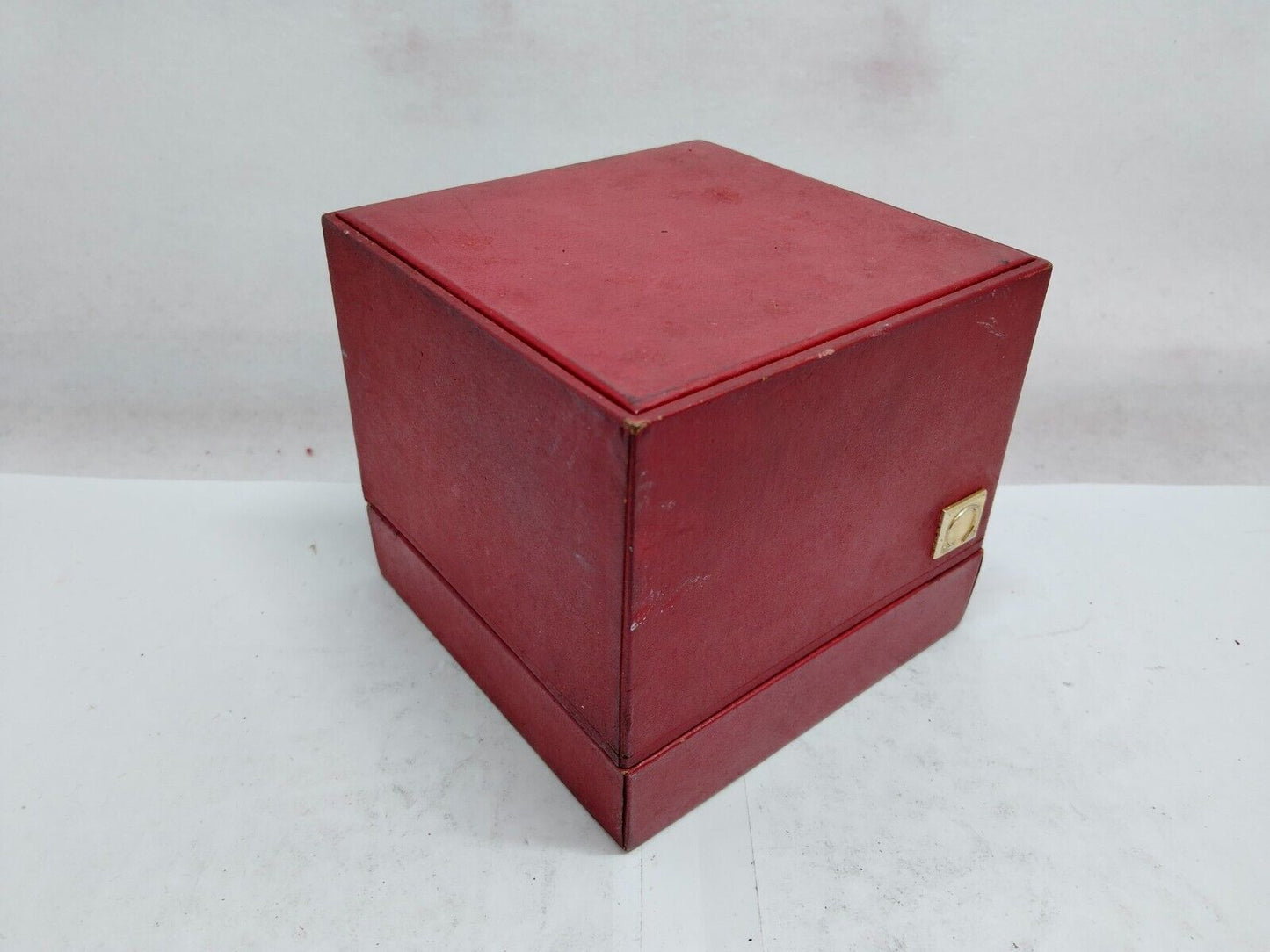 VINTAGE GENUINE OMEGA Speedmaster Seamaster watch box case red 0428001e6S