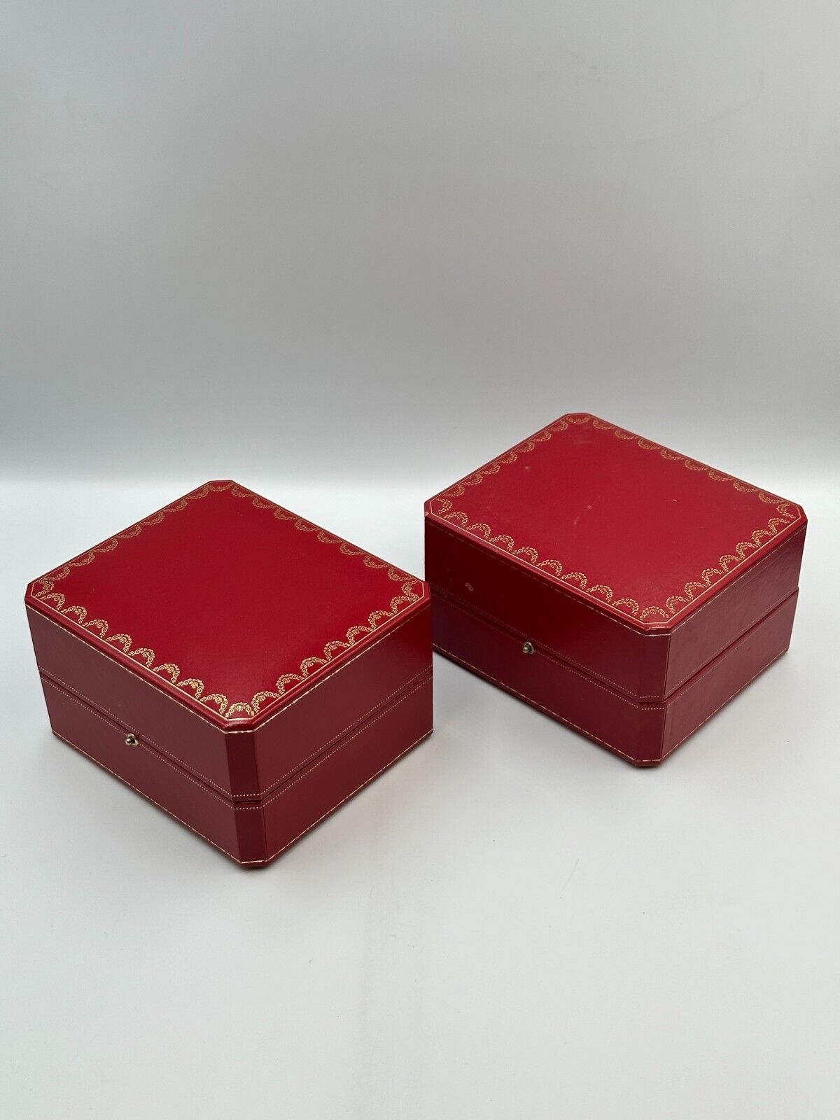 VINTAGE GENUINE CARTIER Red watch box case wood leather Booklet 240222002yA