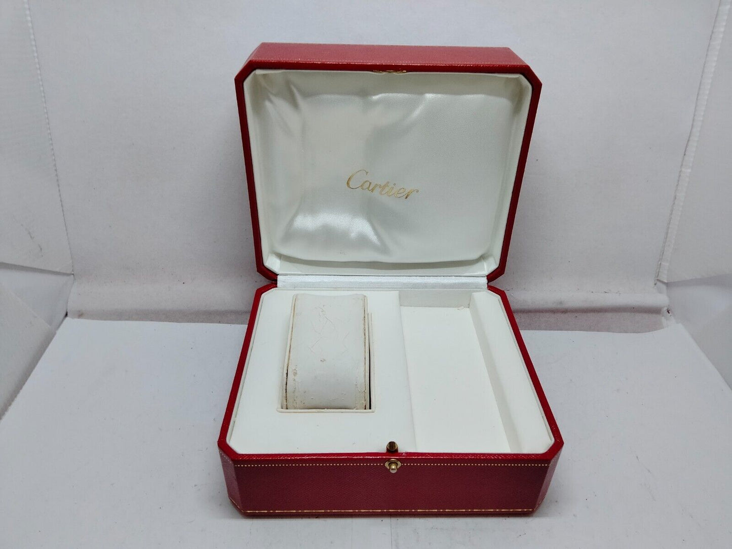 VINTAGE GENUINE CARTIER red watch box case wood leather white 230912012yS