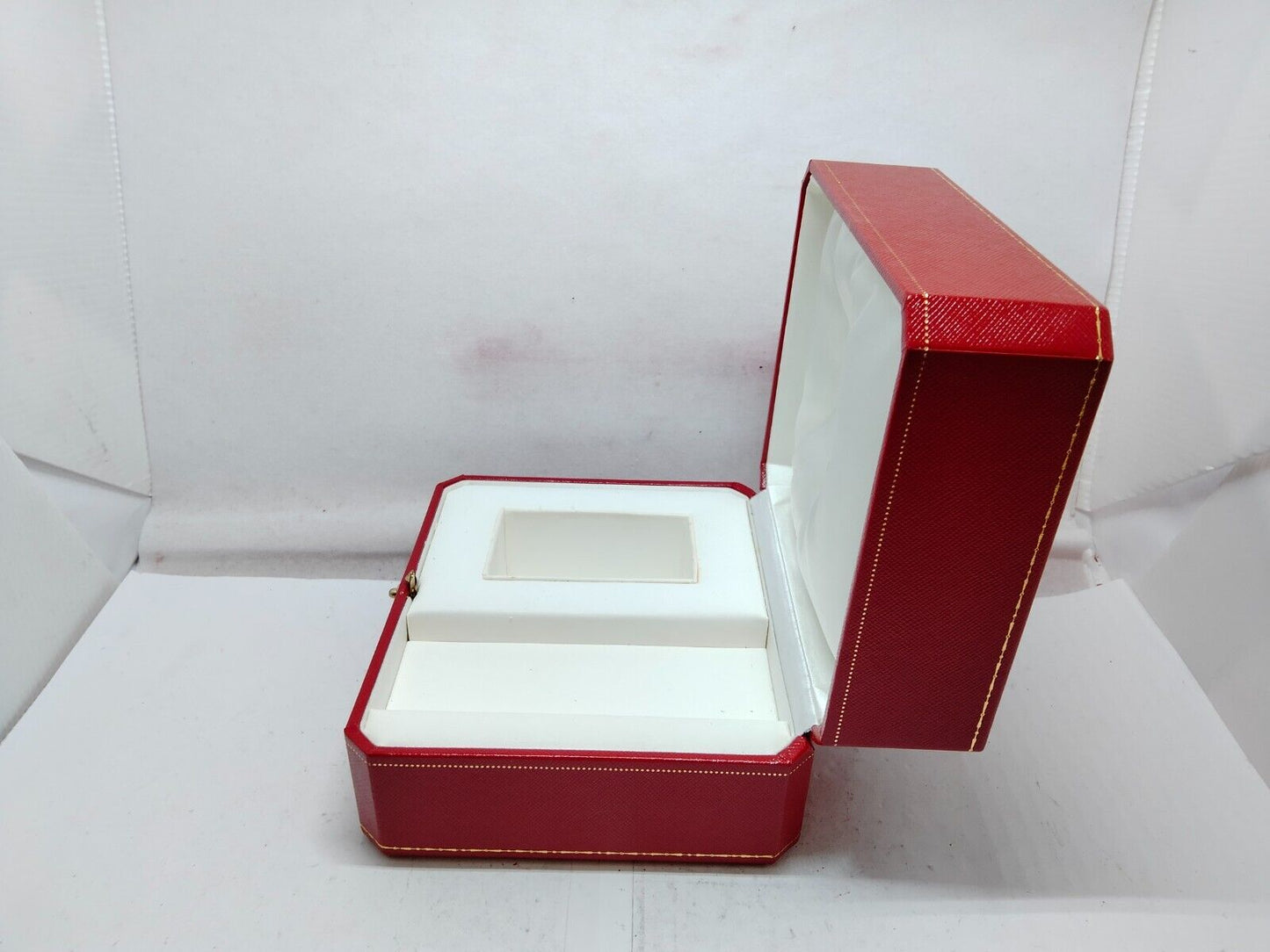 VINTAGE GENUINE CARTIER red watch box case wood leather white 230912012yS