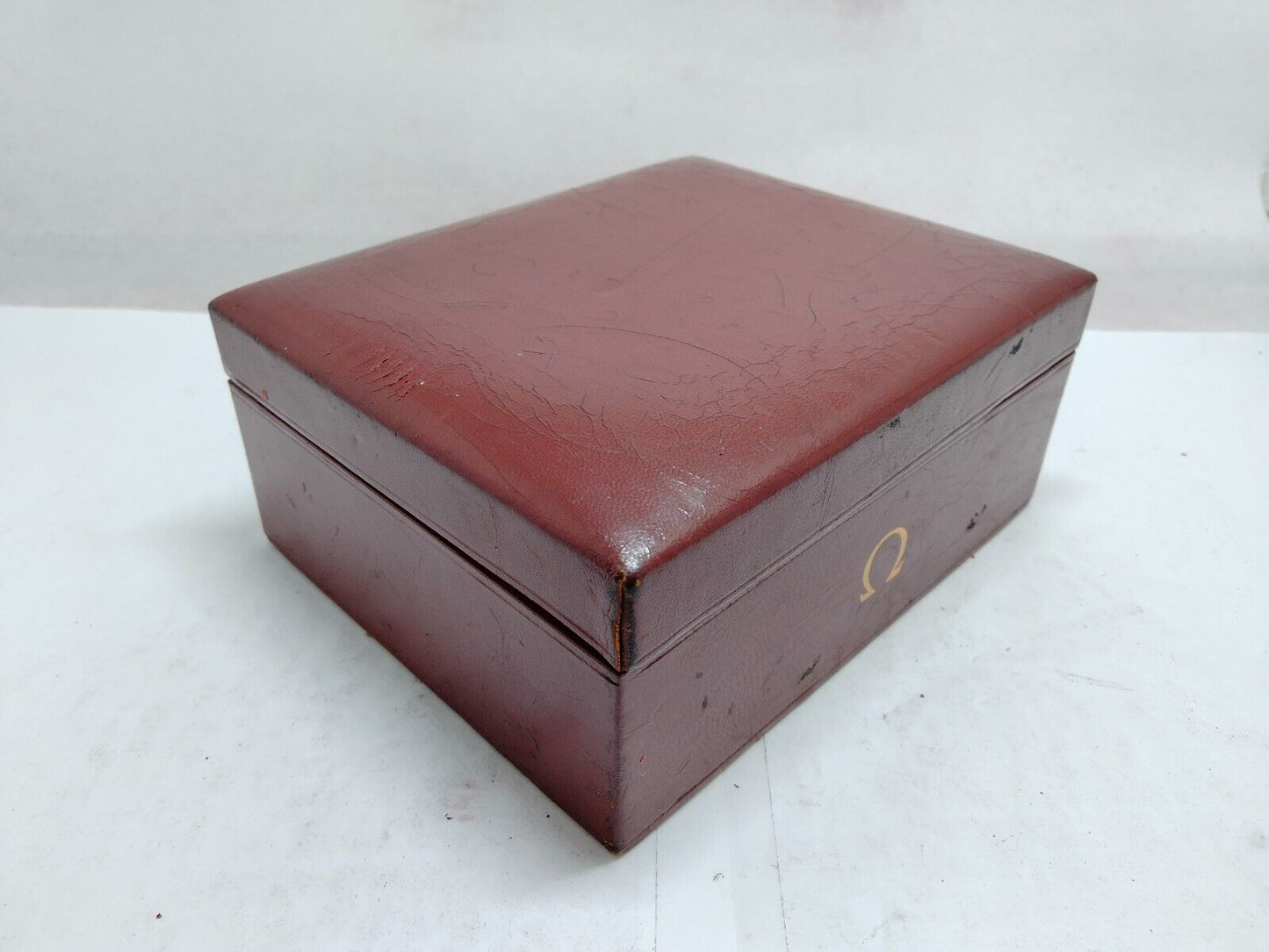 VINTAGE GENUINE OMEGA Speedmaster Seamaster watch box case red 0428001e8S