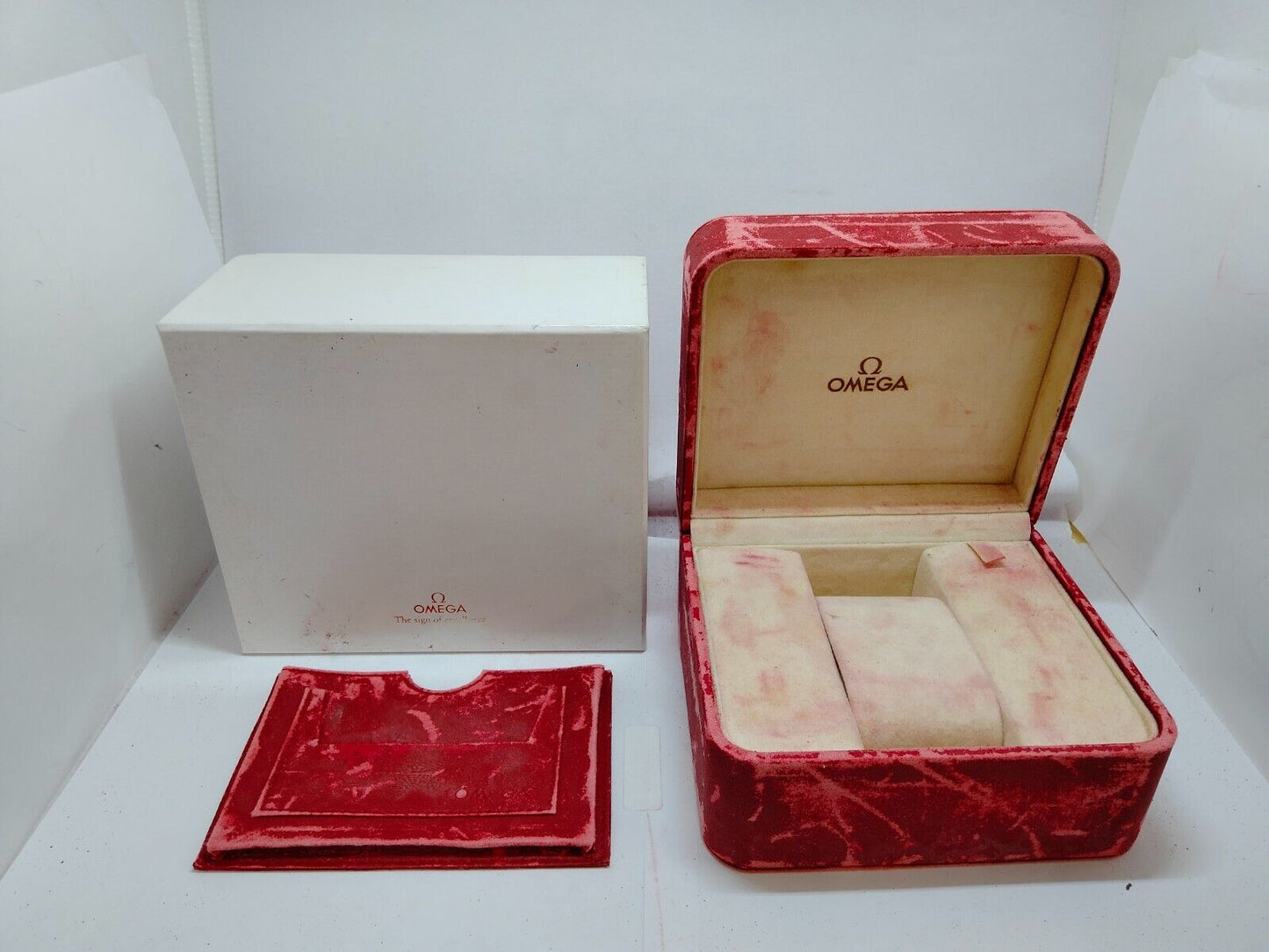 VINTAGE GENUINE OMEGA Speedmaster Seamaster Red Watch Box Case 0825001y5S