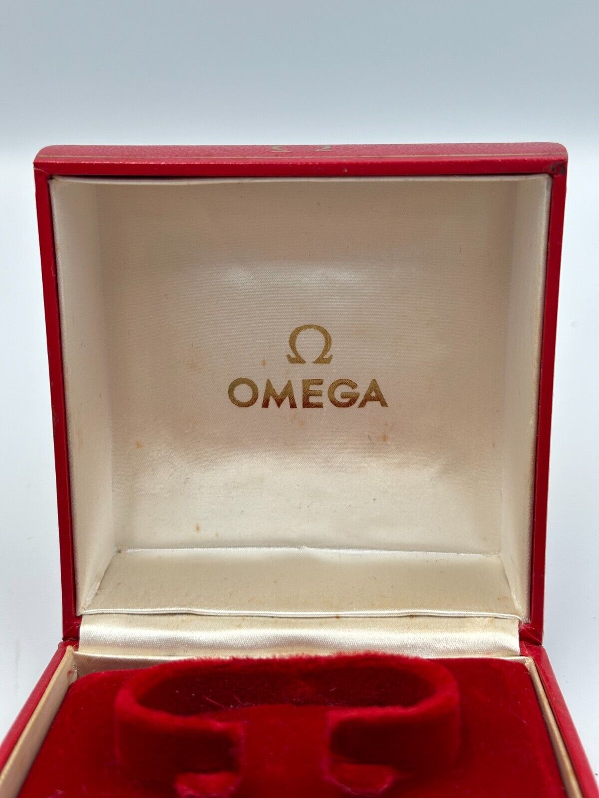 VINTAGE GENUINE OMEGA Red watch box case wood leather Booklet 240222001yA