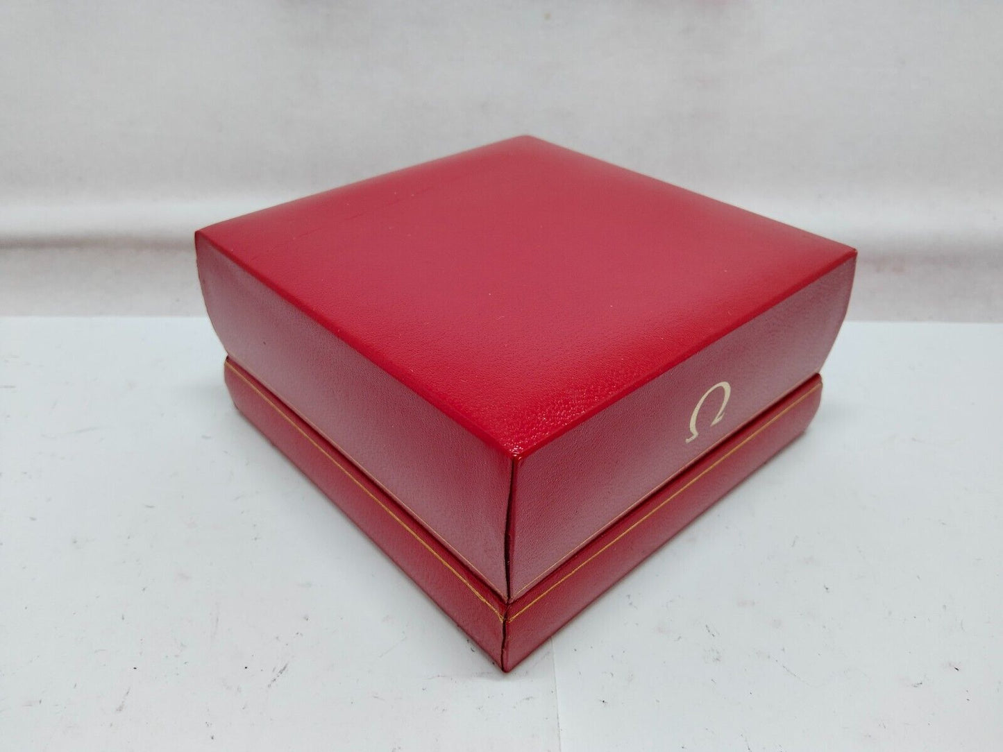 VINTAGE GENUINE OMEGA Seamaster Speedmaster watch box case red wood 230724002yS