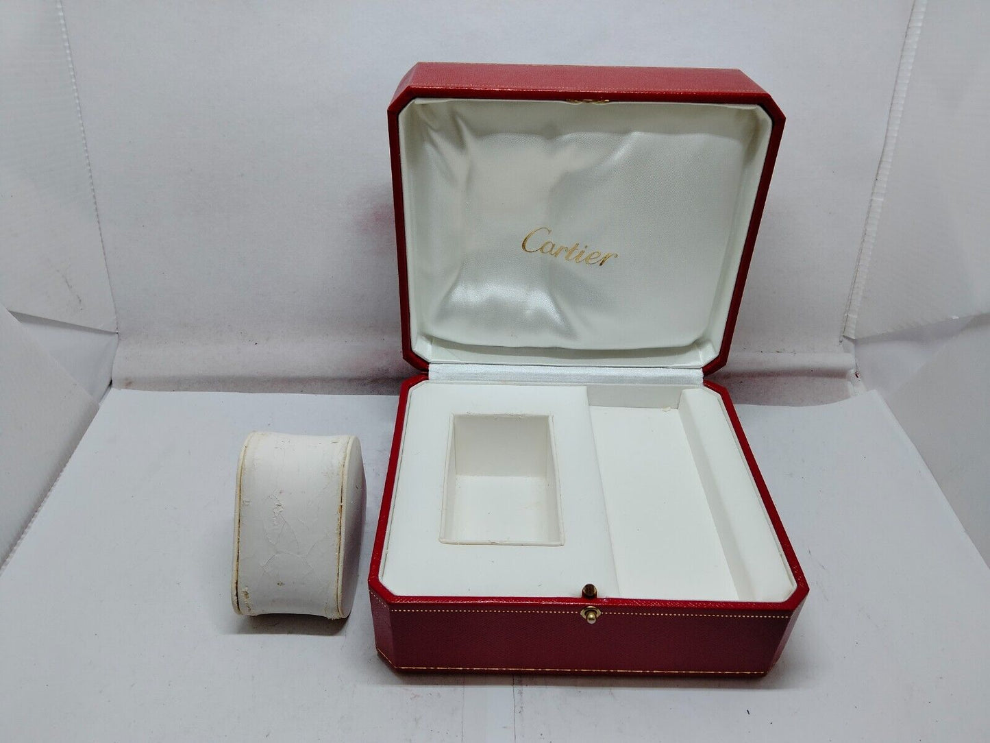 VINTAGE GENUINE CARTIER red watch box case wood leather white 230912012yS