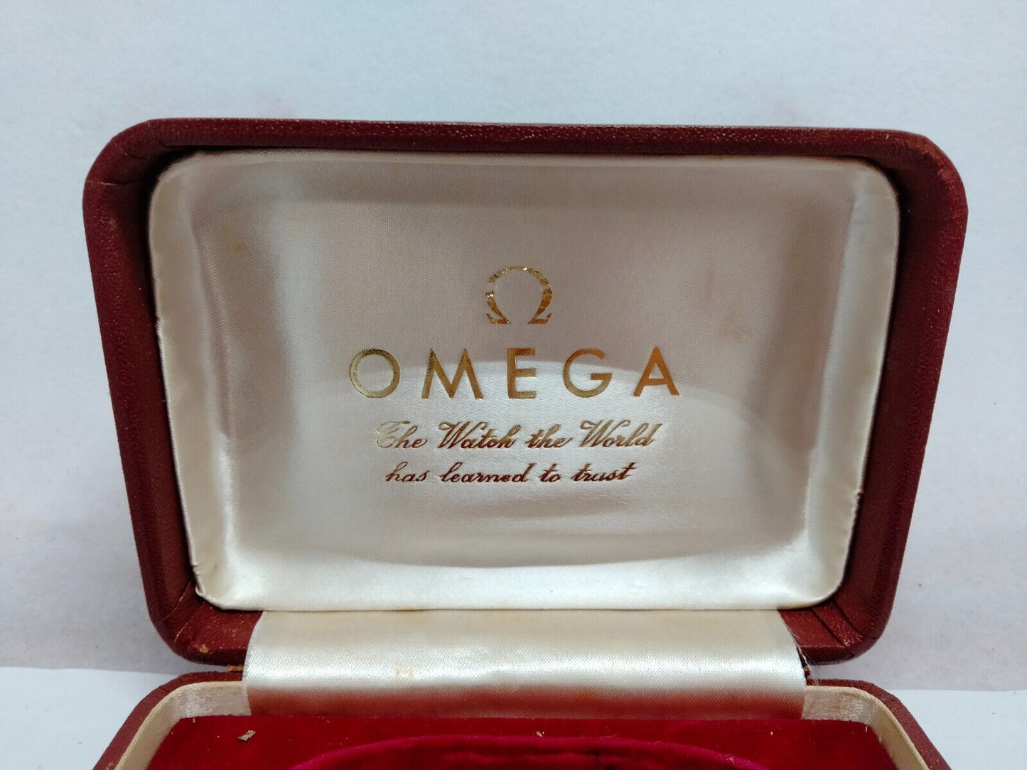 VINTAGE GENUINE OMEGA watch box case red wood leather 1220003yS