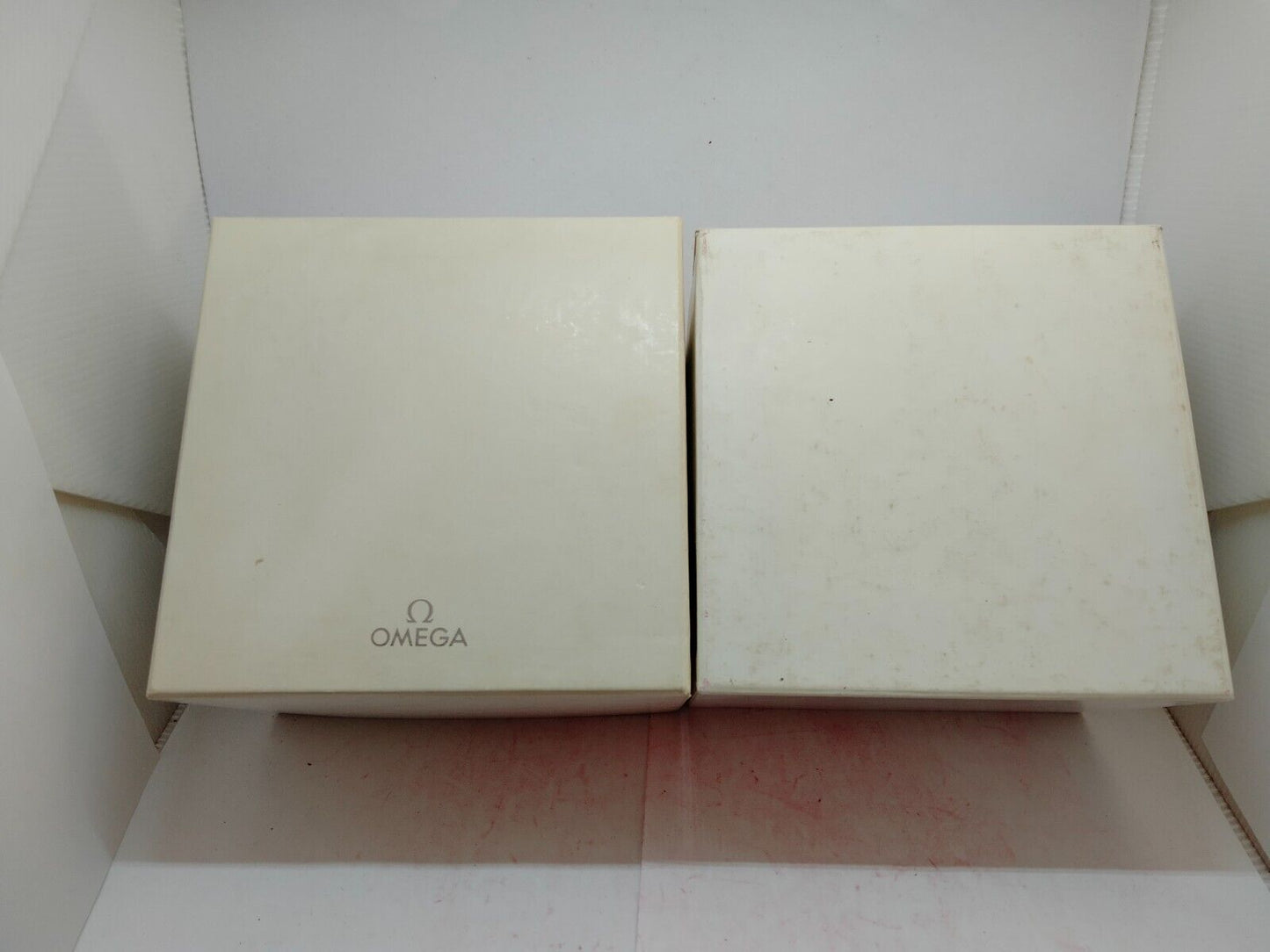 VINTAGE GENUINE OMEGA Speedmaster Seamaster watch box case Booklet red 1029002mS