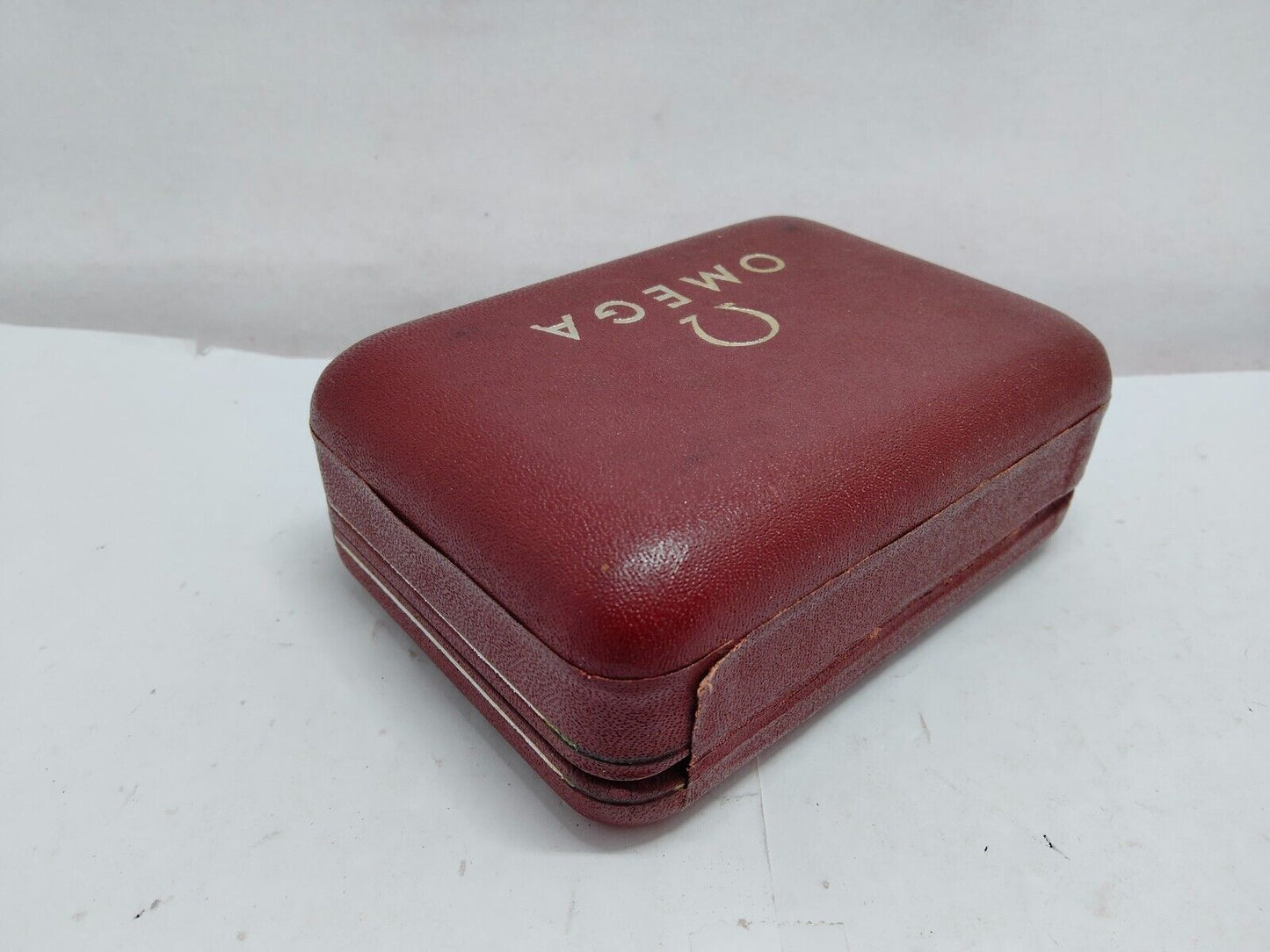 VINTAGE GENUINE OMEGA watch box case red wood leather 1220003yS