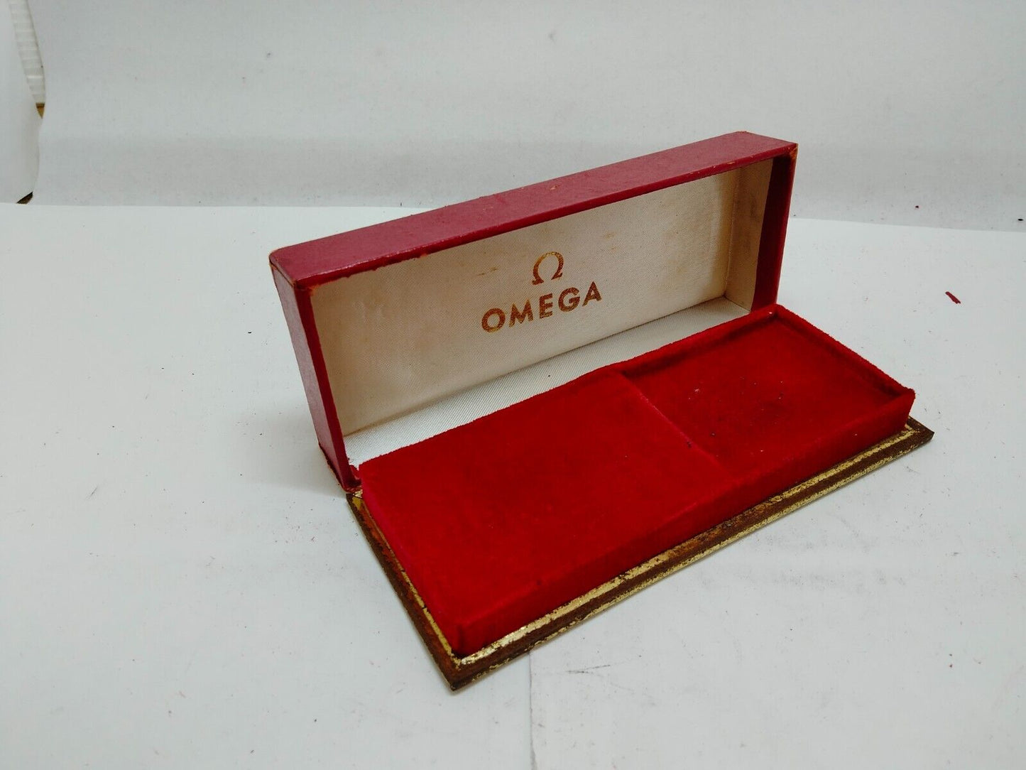 VINTAGE GENUINE OMEGA watch box case red 0713004yS