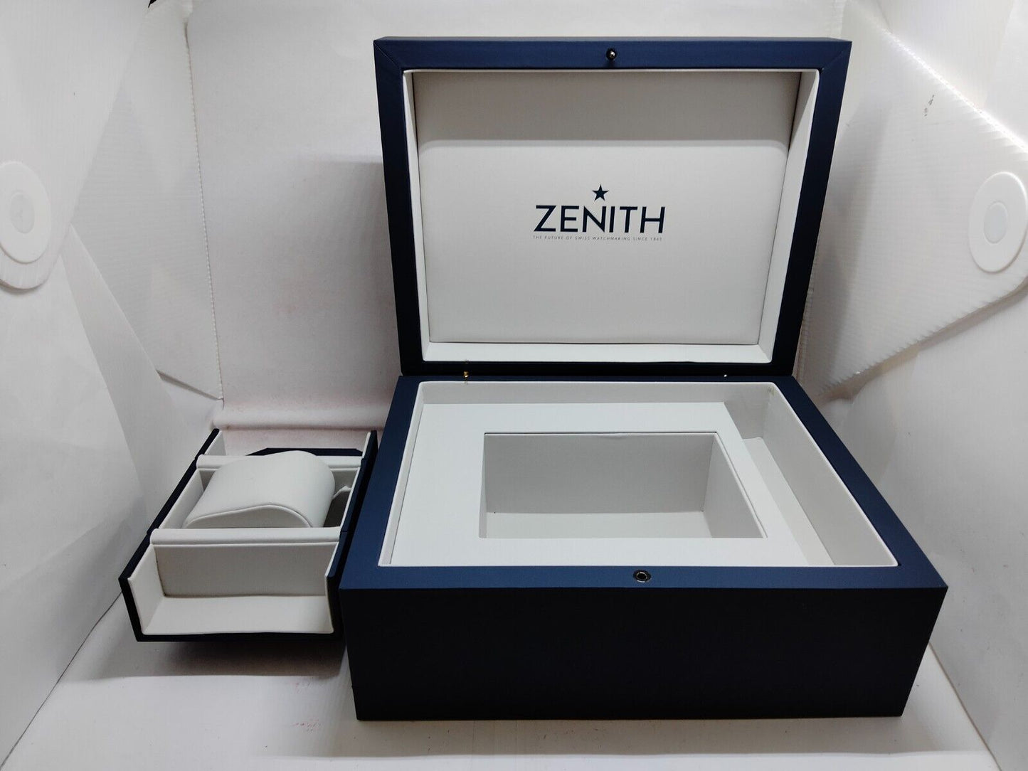 VINTAGE GENUINE ZENITH JUNK Black watch box case wood leather 230729003y1S