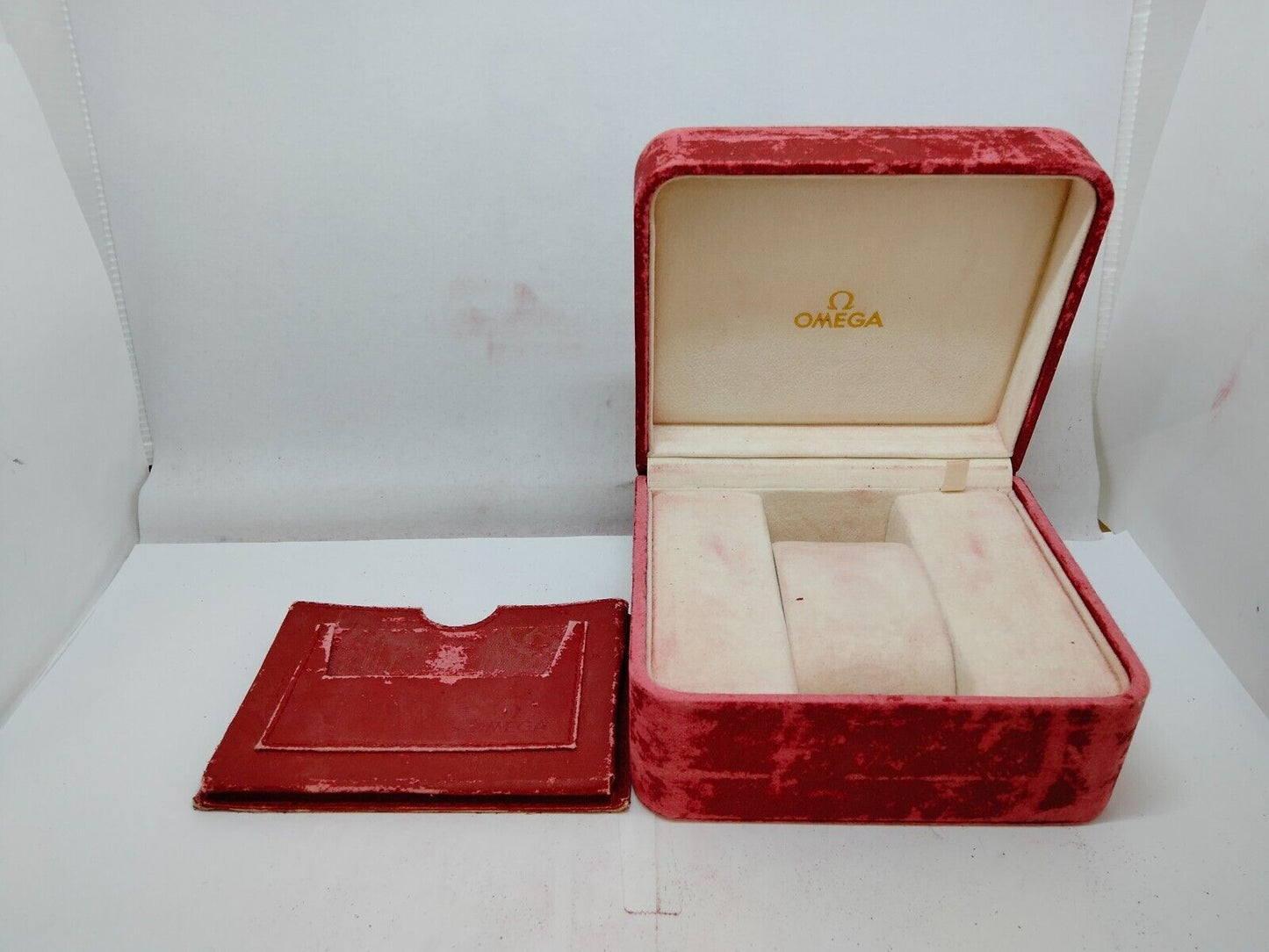 VINTAGE GENUINE OMEGA Speedmaster Seamaster red watch box case leather 0915003yS