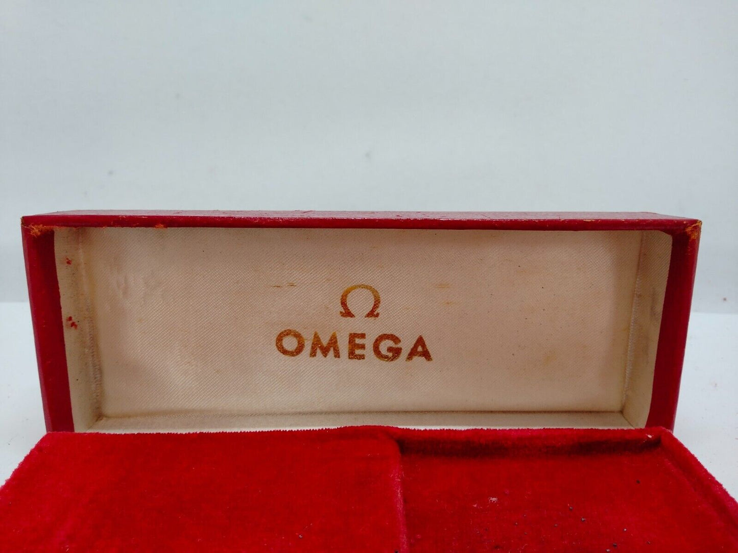 VINTAGE GENUINE OMEGA watch box case red 0713004yS