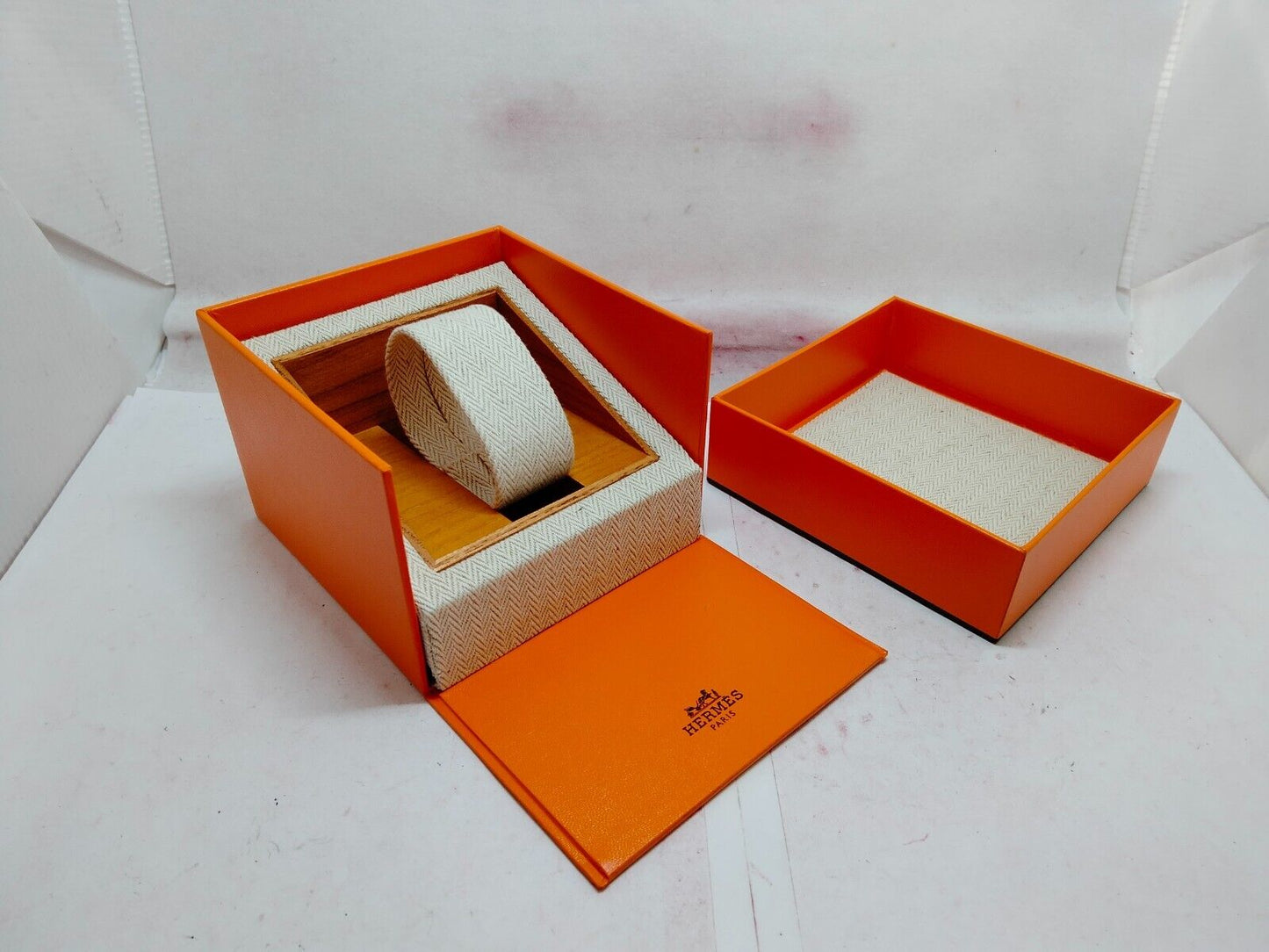 VINTAGE GENUINE HERMES Orange watch box wood leather booklet wood 231105003yS