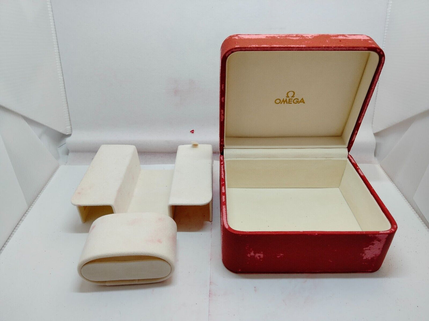 VINTAGE GENUINE OMEGA Speedmaster Seamaster watch box case Booklet red 1020004yS