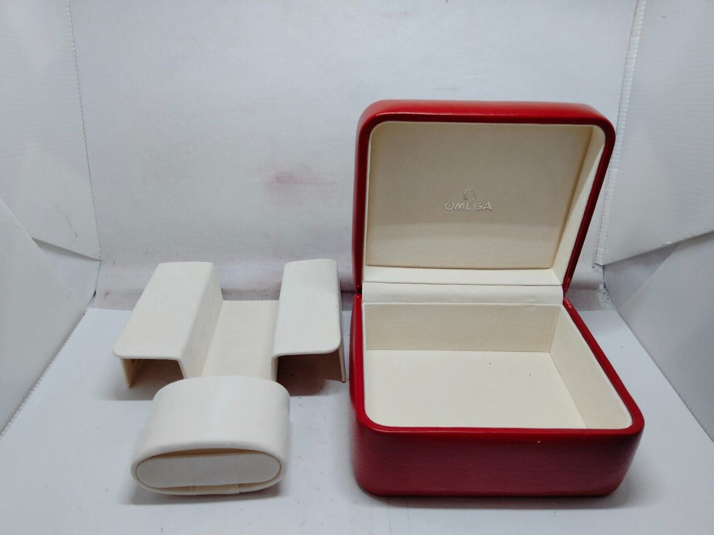 GENUINE OMEGA Speedmaster Seamaster Red Watch Box case Booklet wood 230821001yS