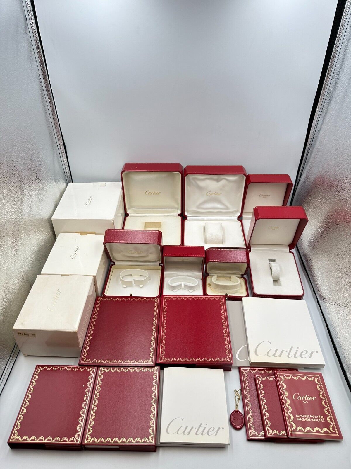 VINTAGE GENUINE CARTIER Red watch box case wood leather Booklet 240222002yA