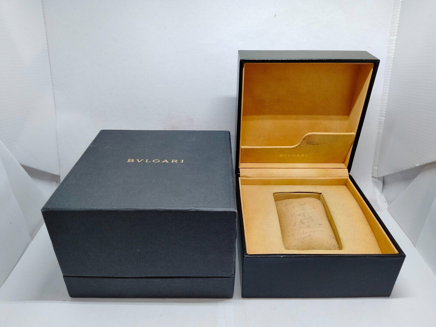 VINTAGE GENUINE BVLGARI watch box case Black wood leather 230605003y2S