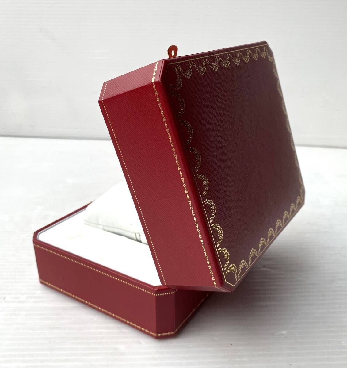 VINTAGE GENUINE CARTIER watch box case Red wood leather COWA0043 231010017yS