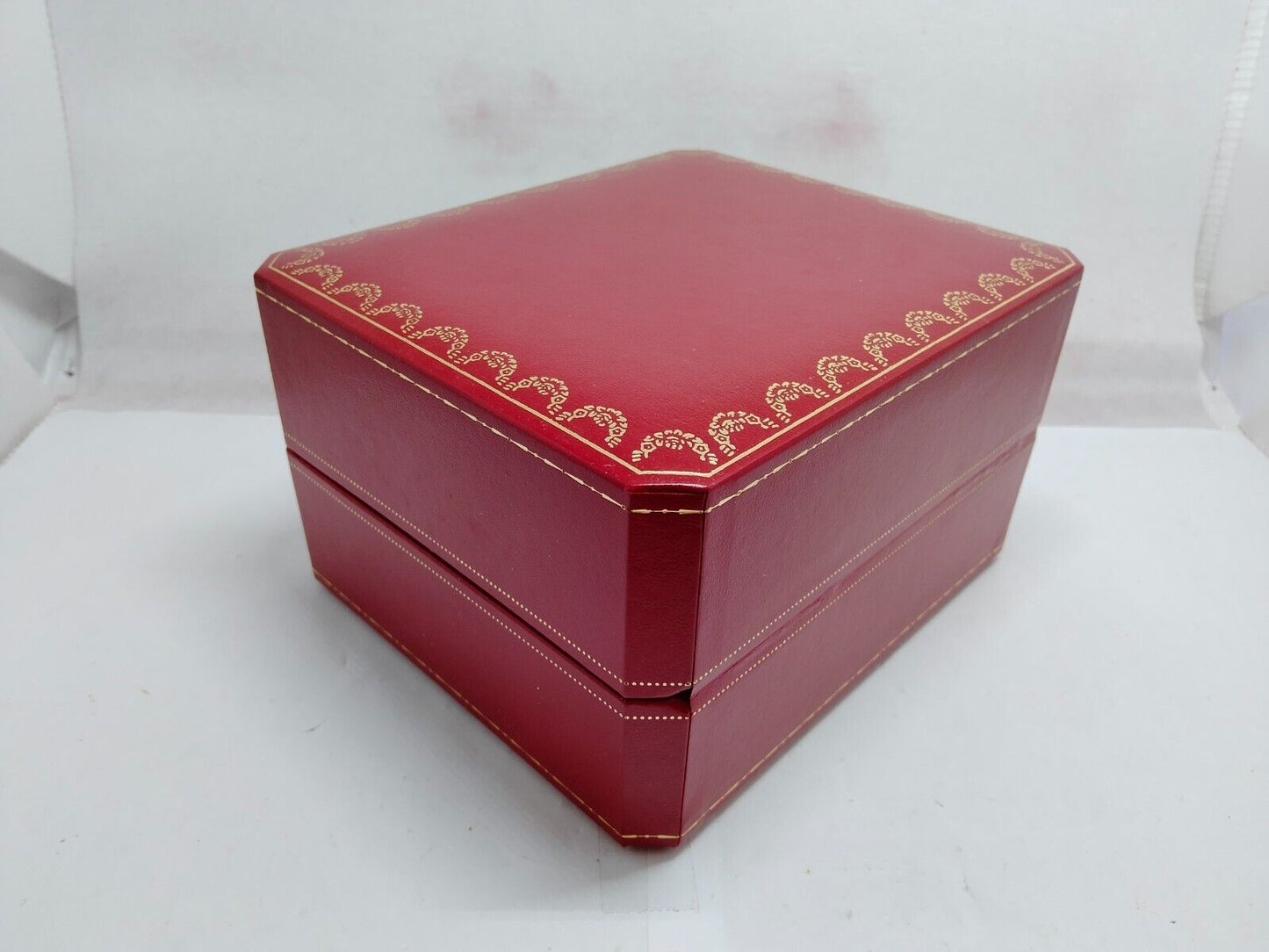 VINTAGE GENUINE CARTIER Red watch box case leather white wood 230531003yS