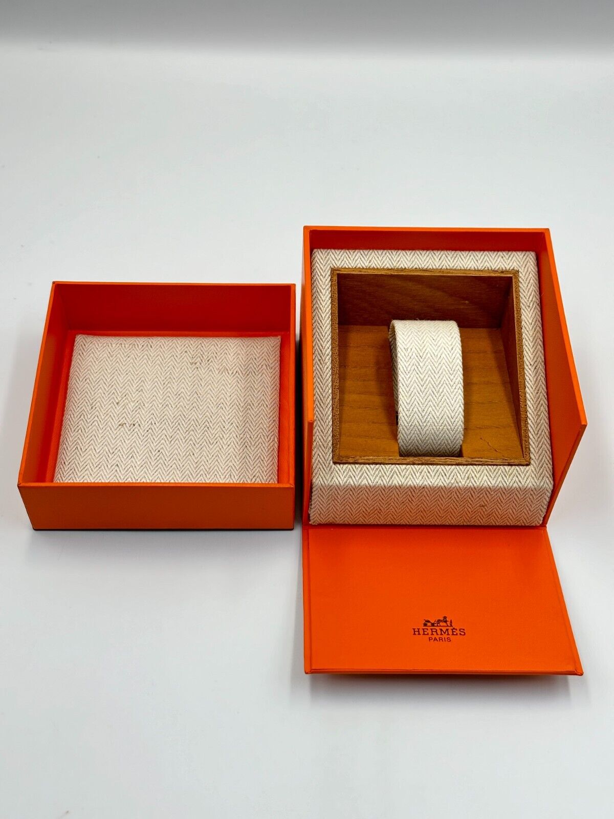 VINTAGE GENUINE HERMES Orange watch box case wood leather 240219004y2A