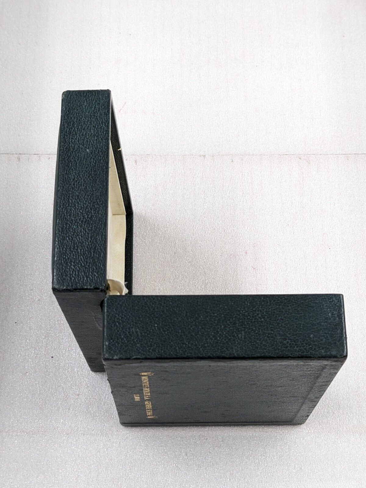 VINTAGE GENUINE ROLEX Green watch box case 11.00.01 leather junk 231109001y3S