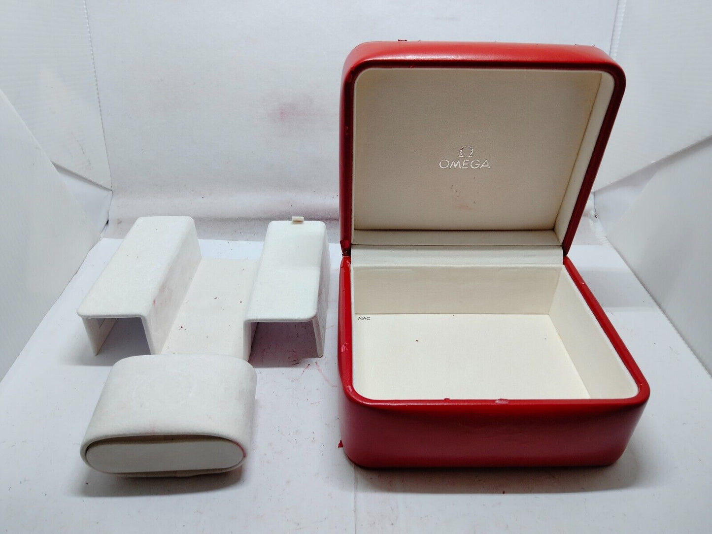 VINTAGE GENUINE OMEGA Speedmaster Seamaster red watch box case card 230912002yS