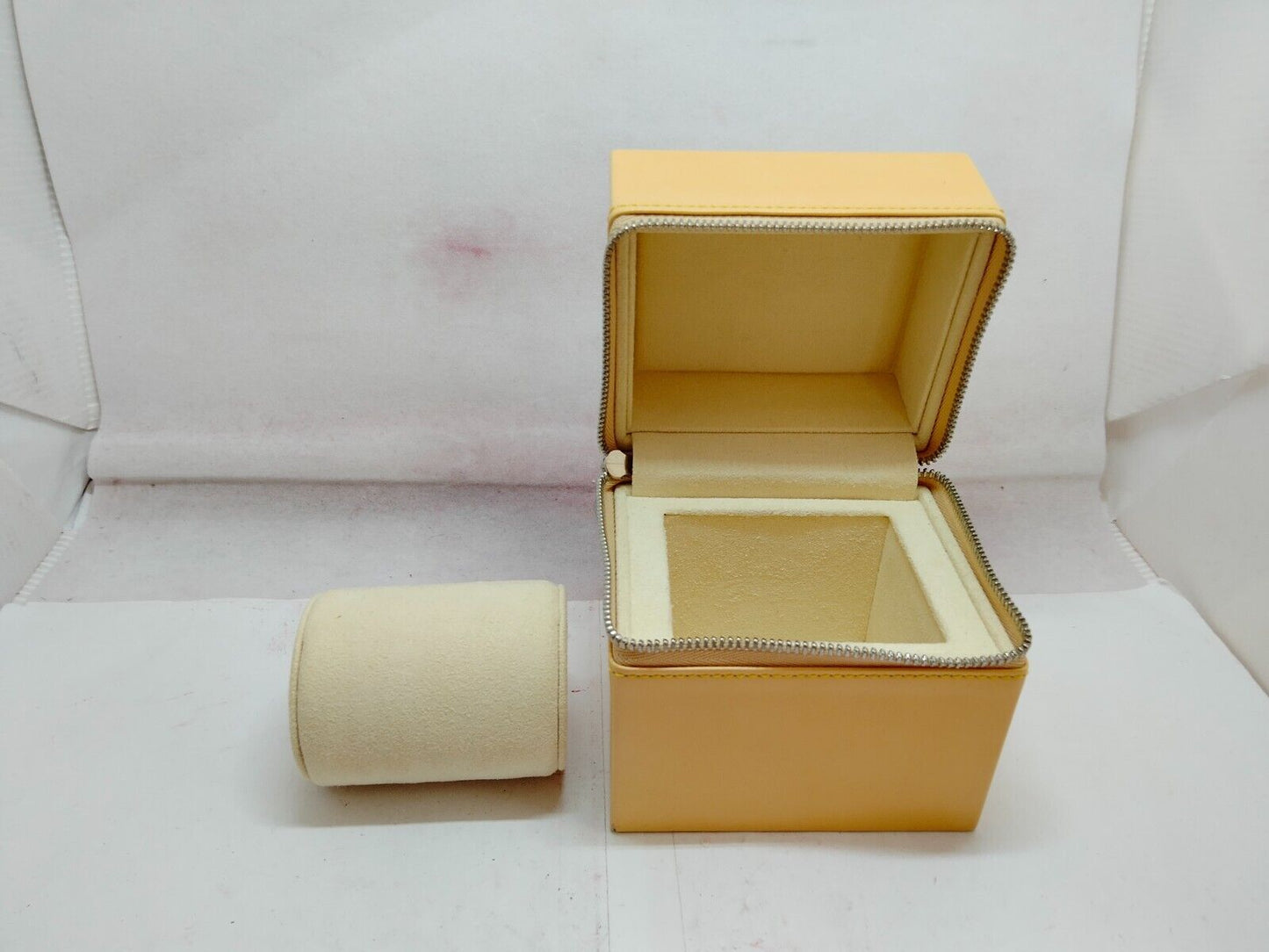 VINTAGE GENUINE LOUIS VUITTON Yellow watch box case wood leather 231101001y4S