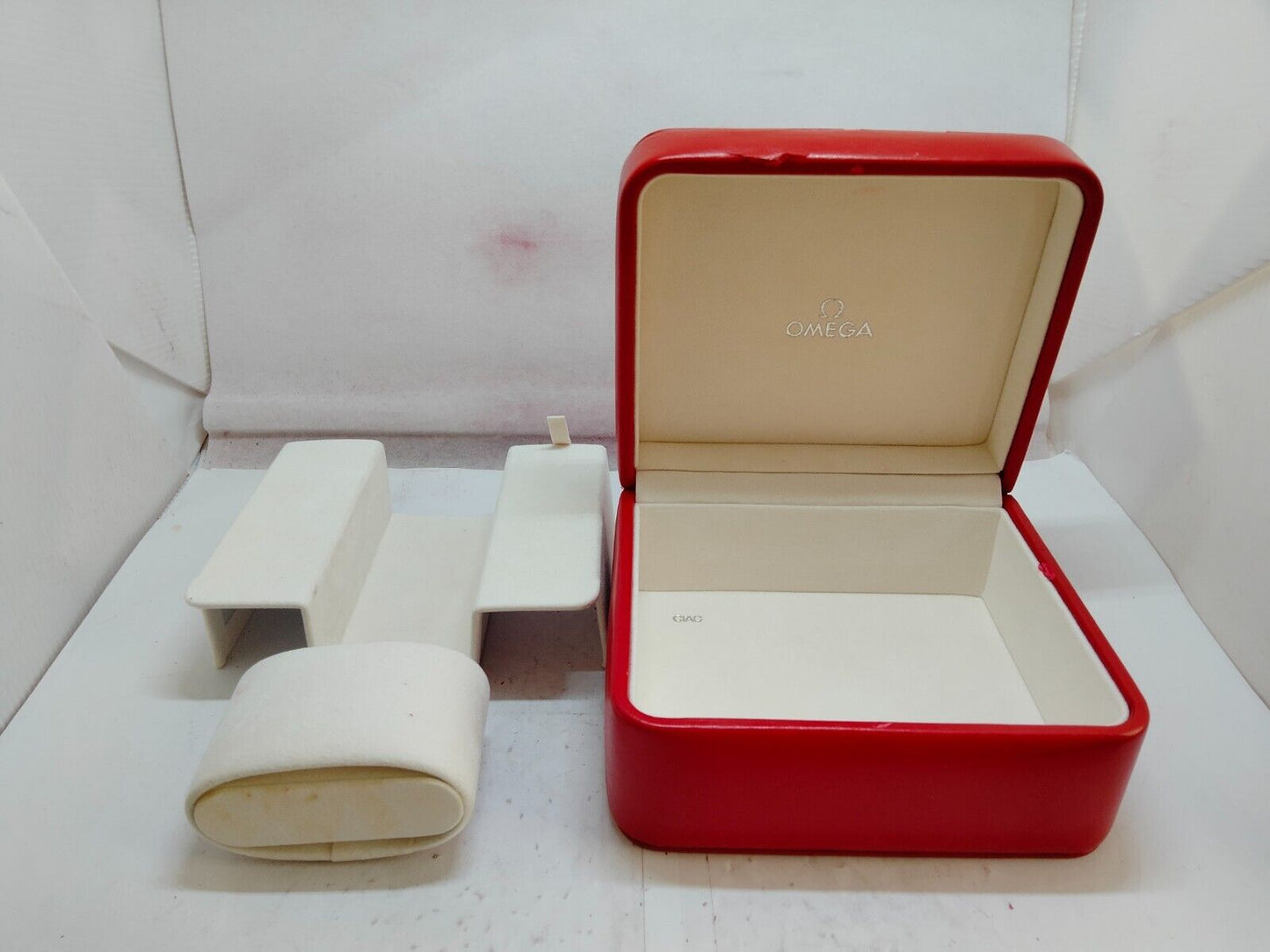 VINTAGE GENUINE OMEGA Speedmaster Seamaster watch box case red wood 231030005yS