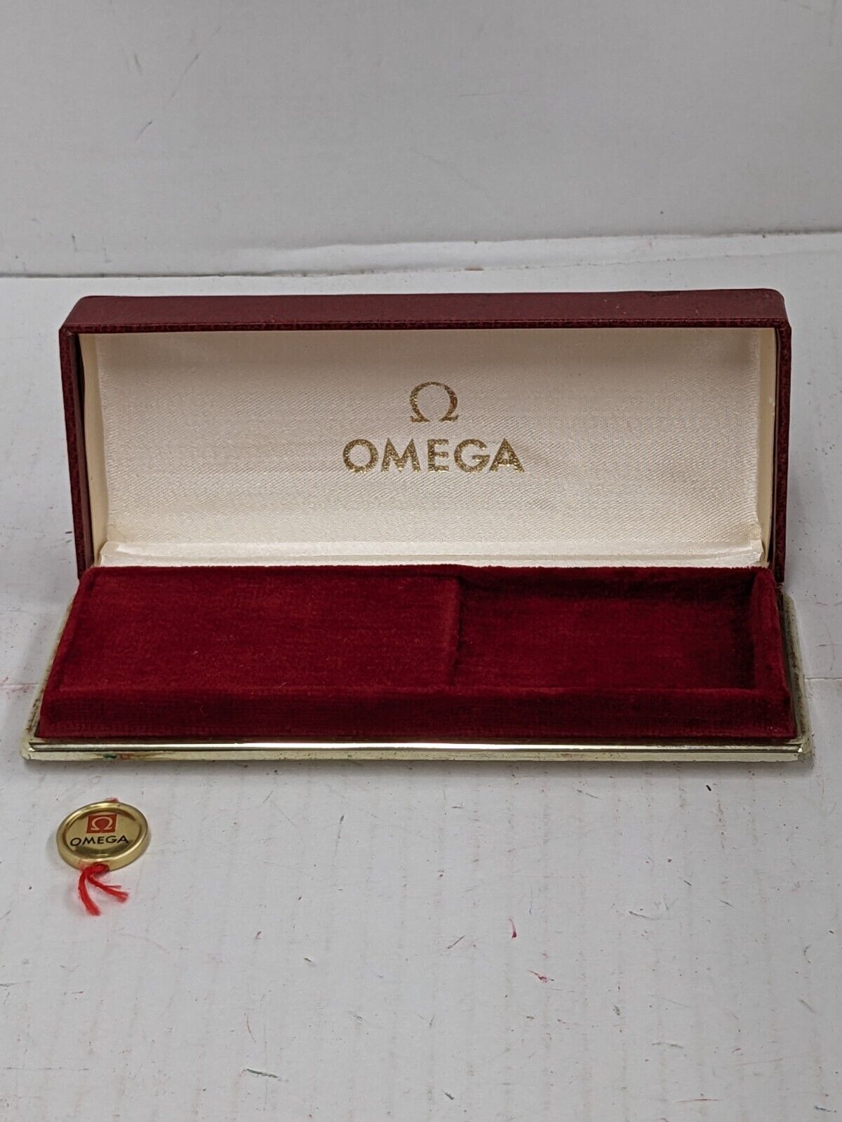 VINTAGE GENUINE OMEGA Red Speedmaster Seamaster watch box case tag 230921009y22S