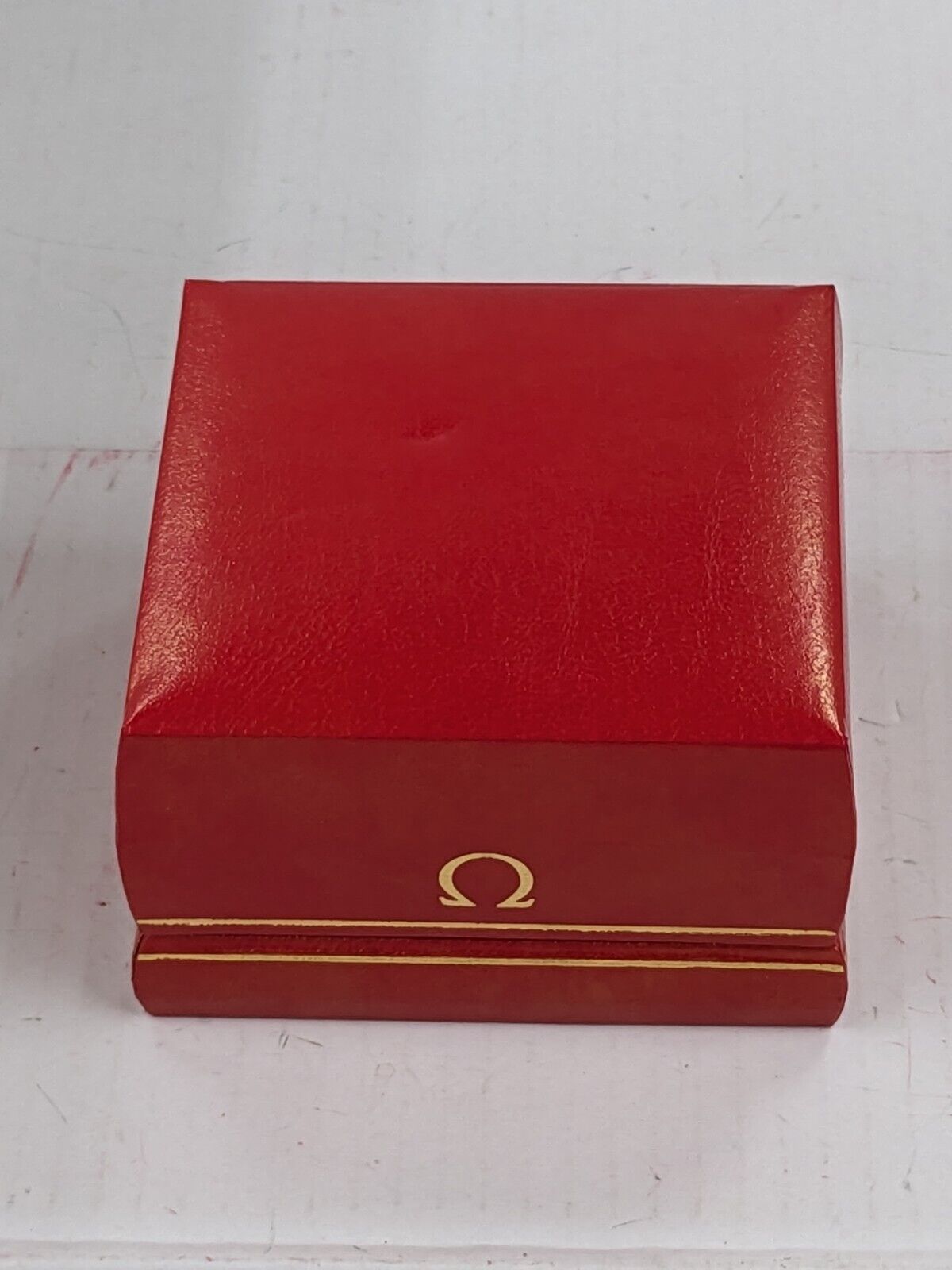 GENUINE OMEGA Speedmaster Seamaster Red watch box case wood leather 230920002yS